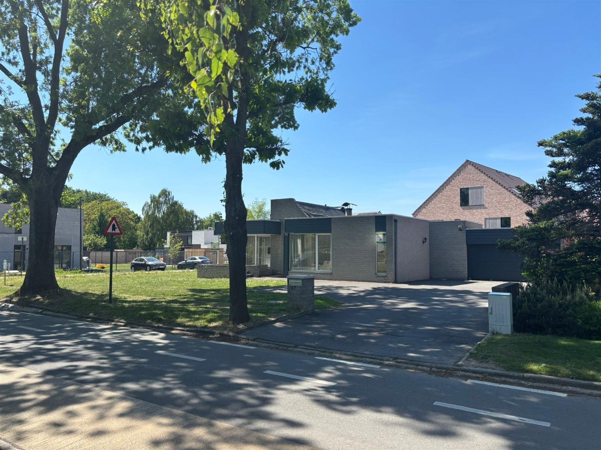 Ruime bungalow met twee slaapkamers en grote tuin foto 4
