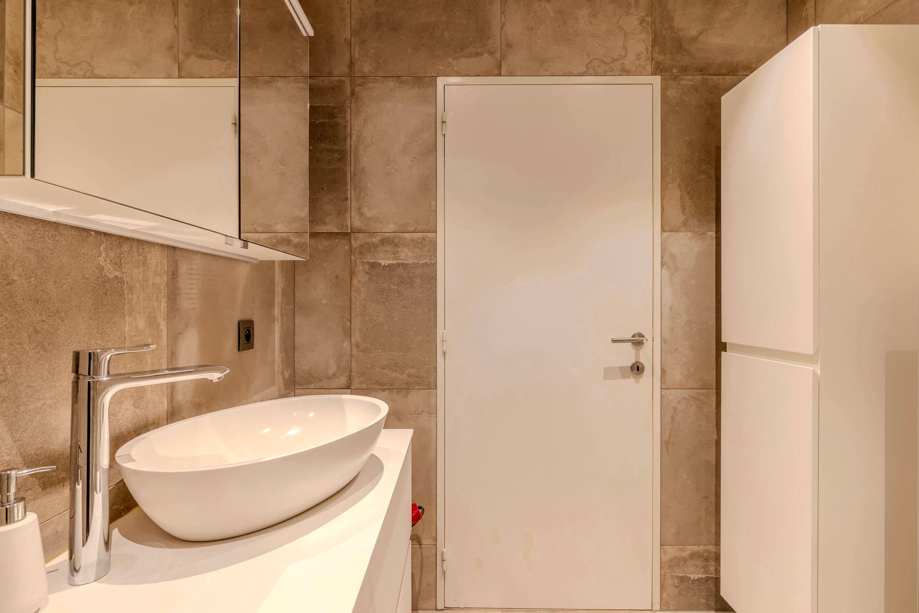 Instapklaar gelijkvloers appartement met tuin in Lier foto 6