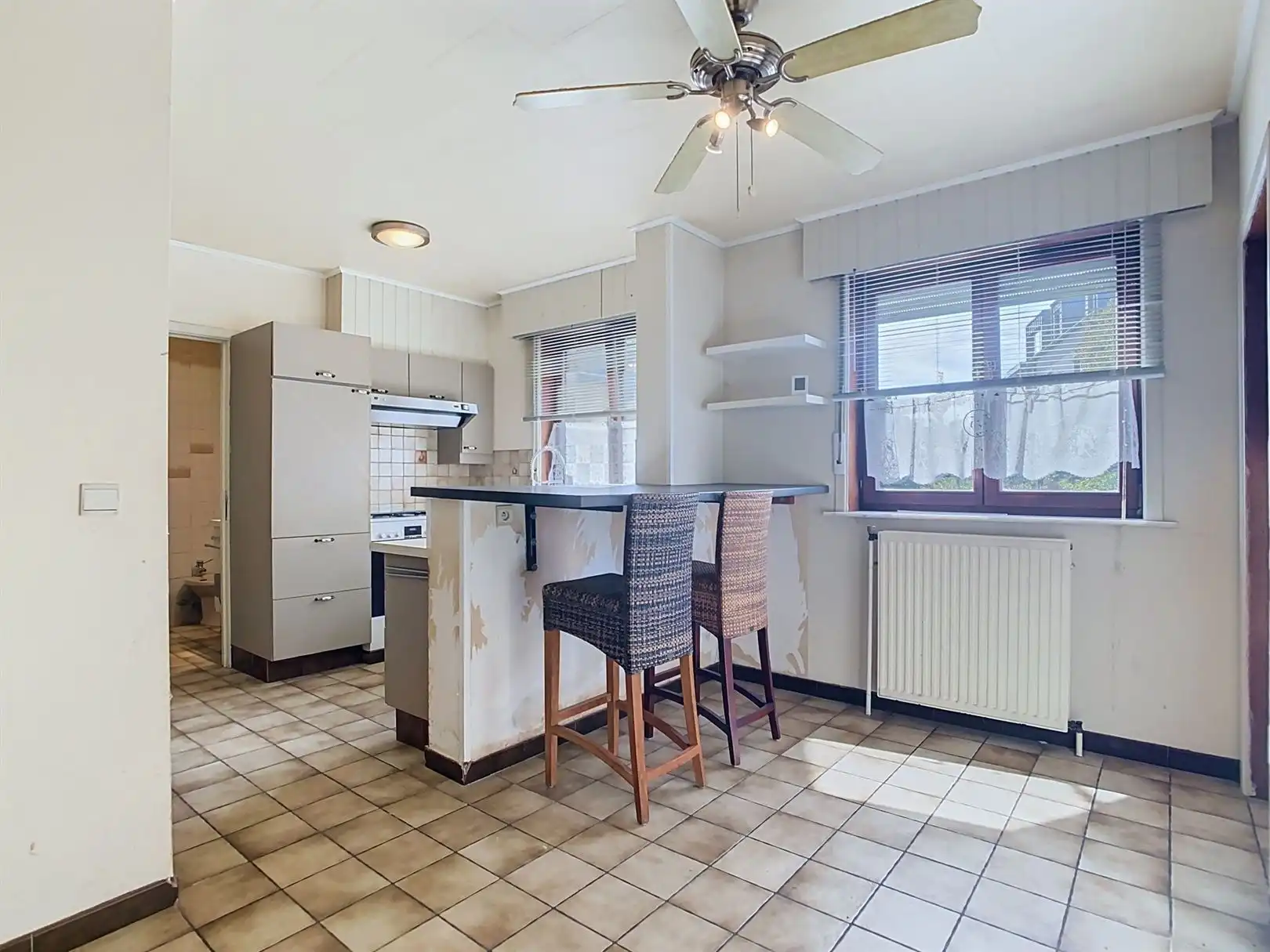 karaktervolle woning met 4 slaapkamers, grote garage en tuin! foto 5