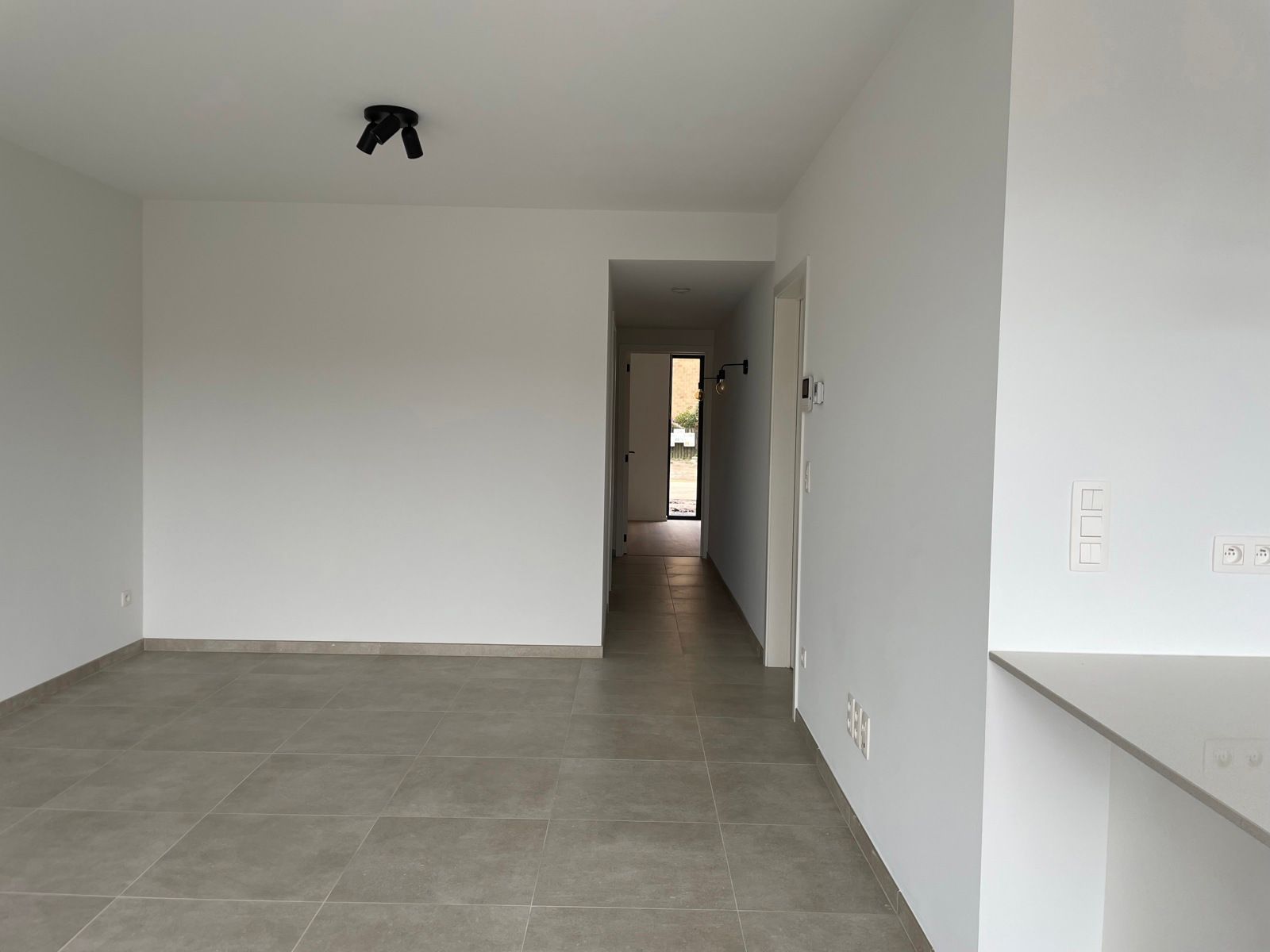 Ontdek dit recent appartement met private zonnepanelen! foto 7