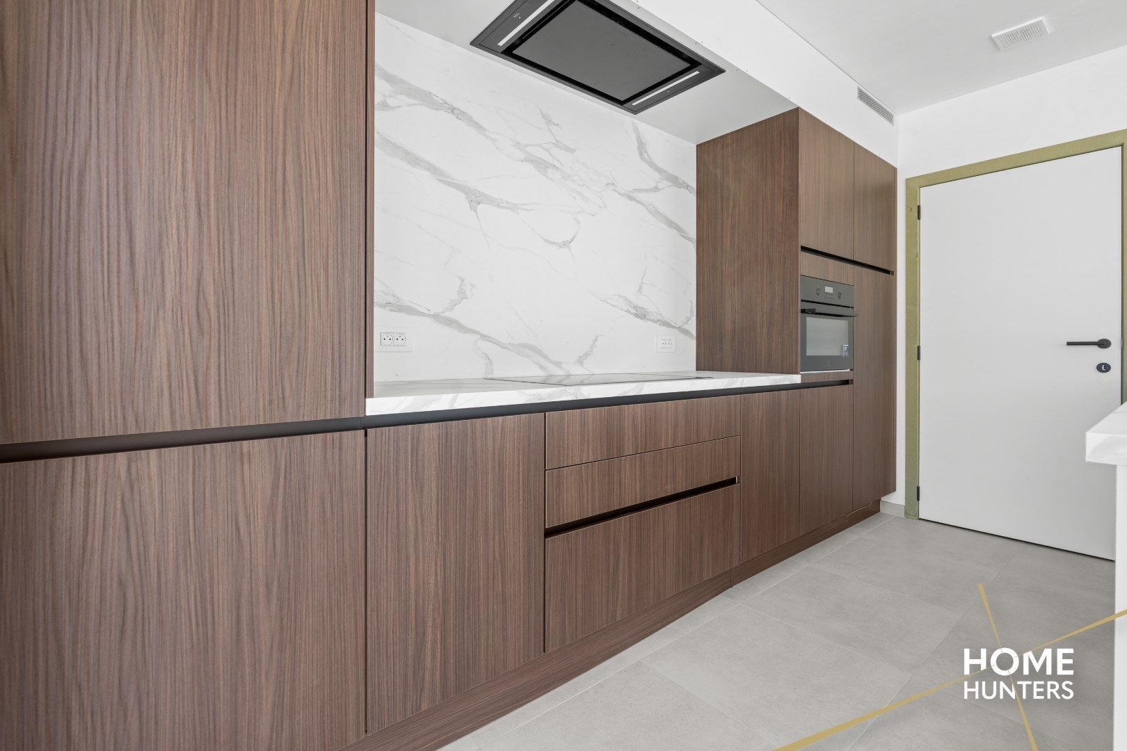 Halfopen nieuwbouwwoning in moderne stijl foto 4