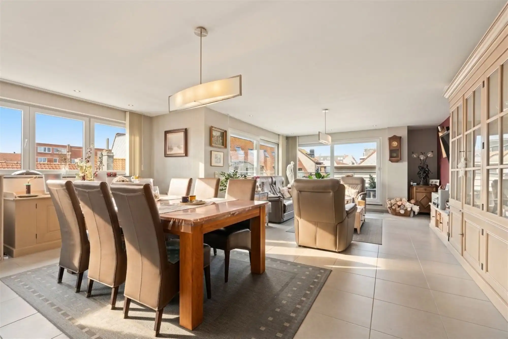 Instapklaar duplexappartement met zonneterras op toplocatie in Bredene foto 5