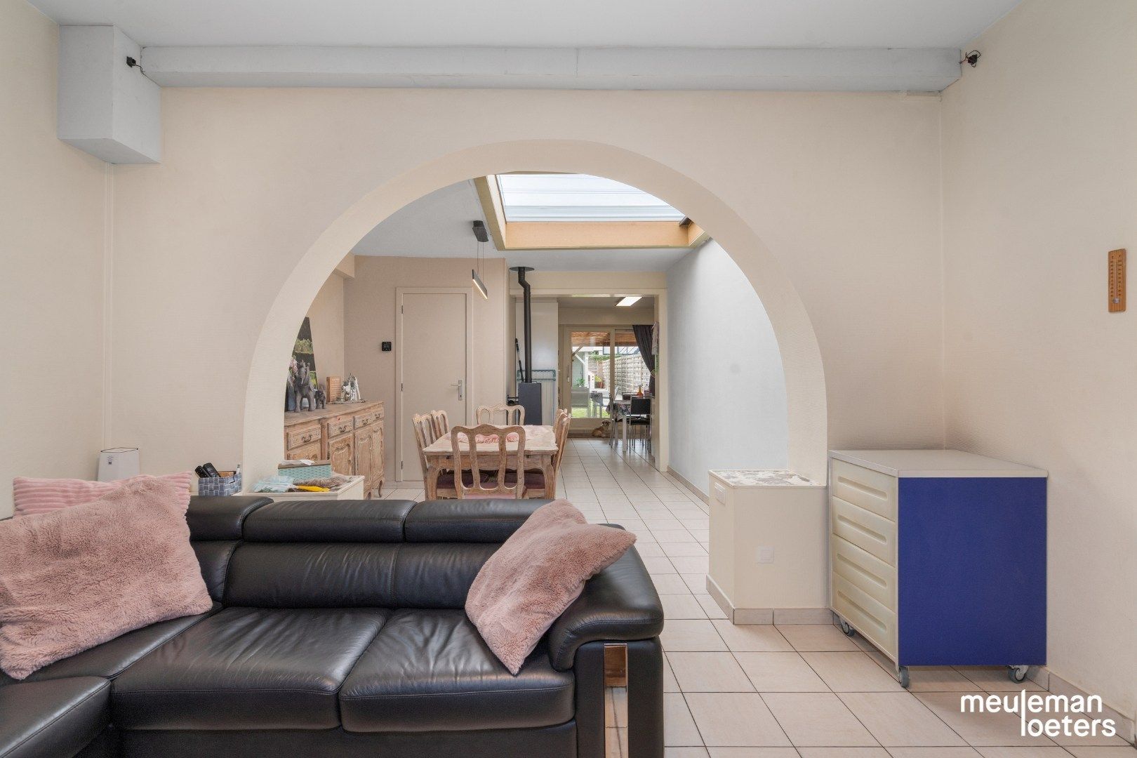 Gezinswoning met drie slaapkamers en inpandige garage  foto 4