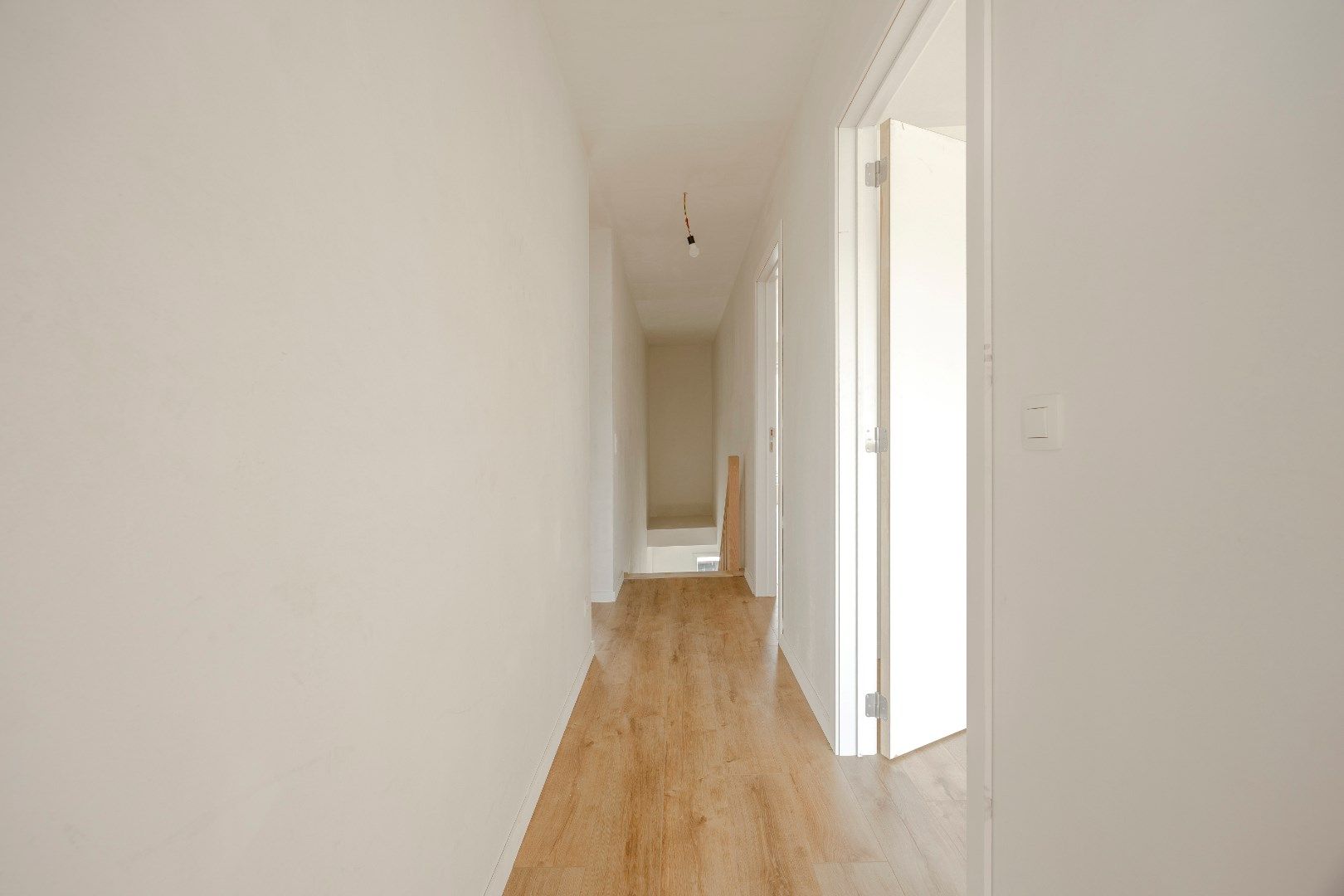 Nieuwbouwwoning met 4 slaapkamers, inpandige garage en tuin in Avelgem. foto 9