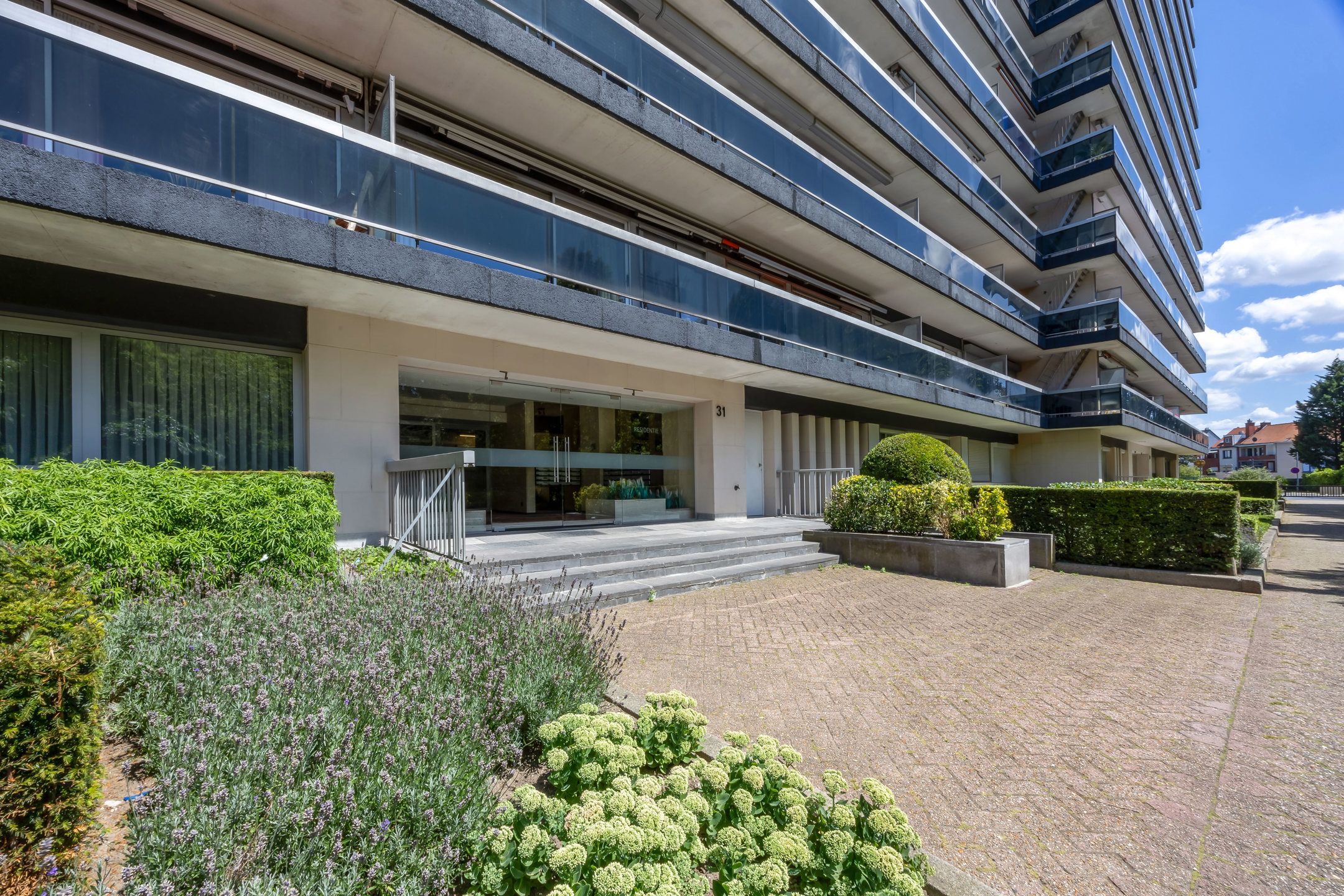 Luxe bemeubelde Studio met Terras & Groenzicht nabij Leiebos foto 4