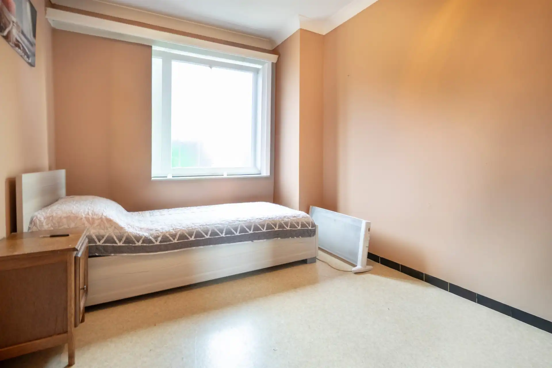 Te renoveren bel-etage in centrum Sint-Niklaas foto 7