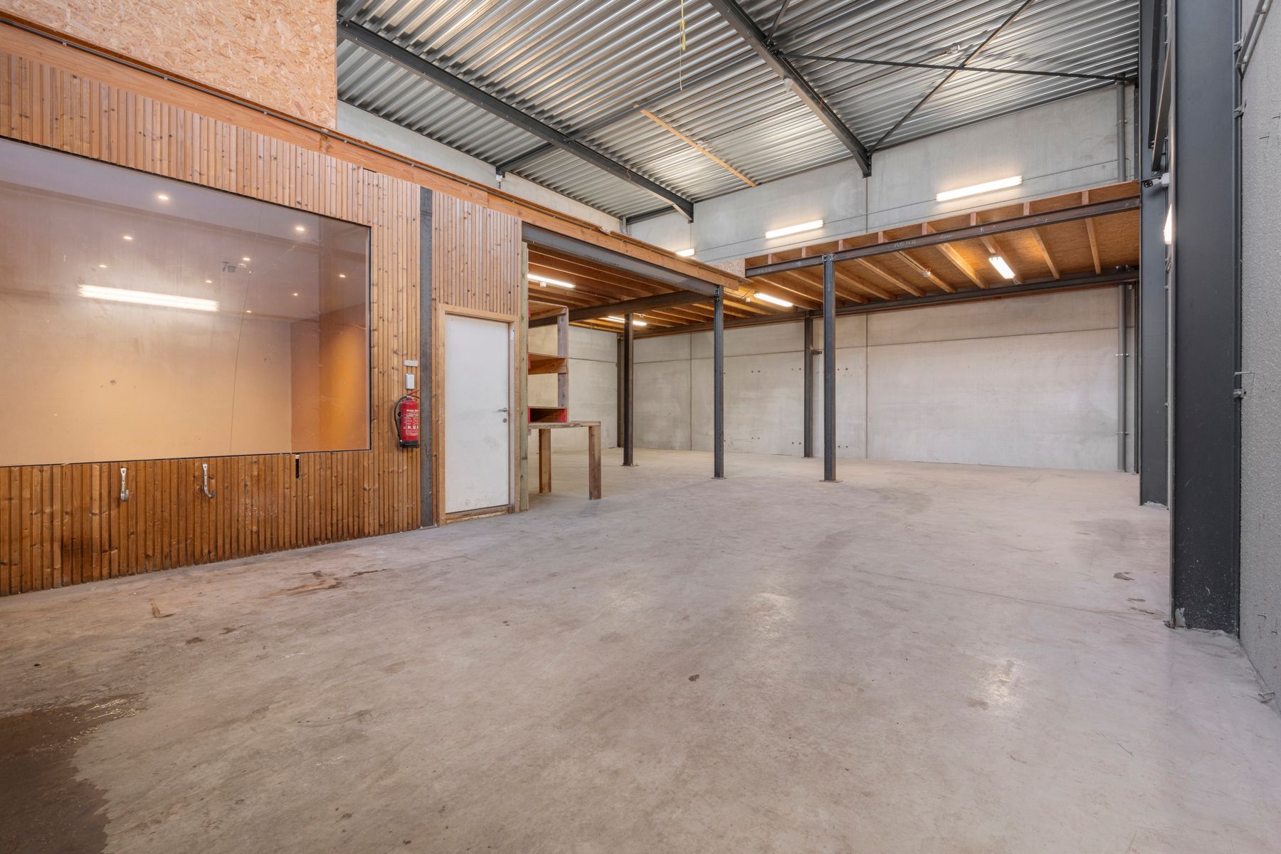 Industrieel gebouw te huur in Oostende foto 8