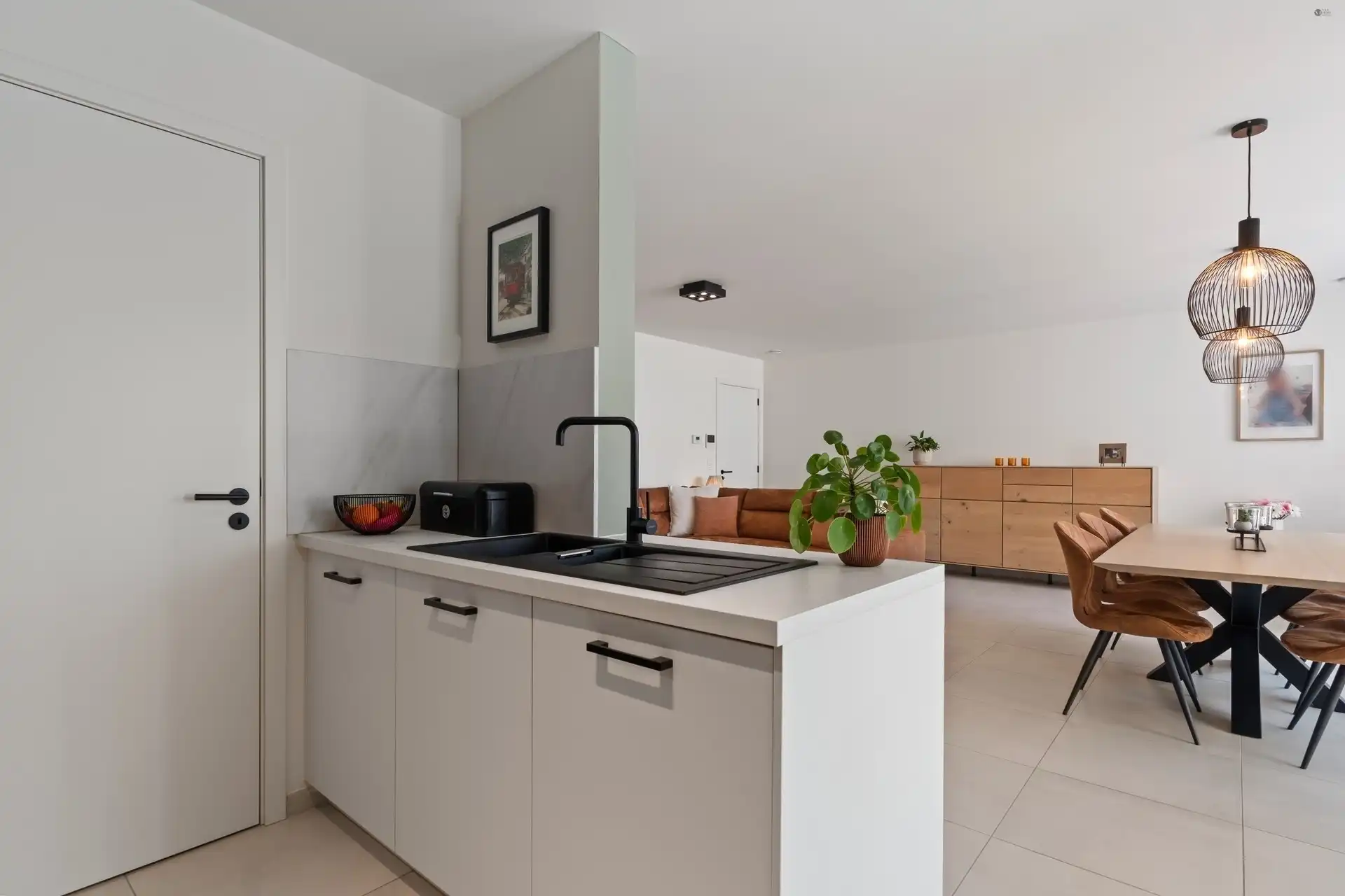 Luxueus afgewerkt gelijkvloers appartement te centrum Stekene foto 10