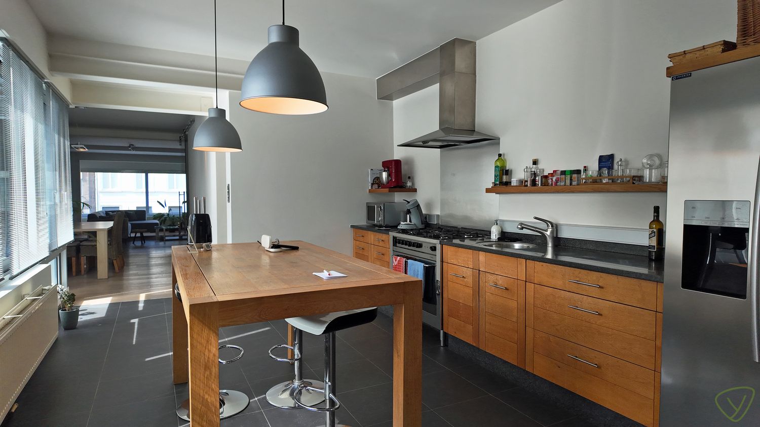 Uitzonderlijk afgewerkt duplex-appartement gelegen in het centrum van Eeklo! foto 7