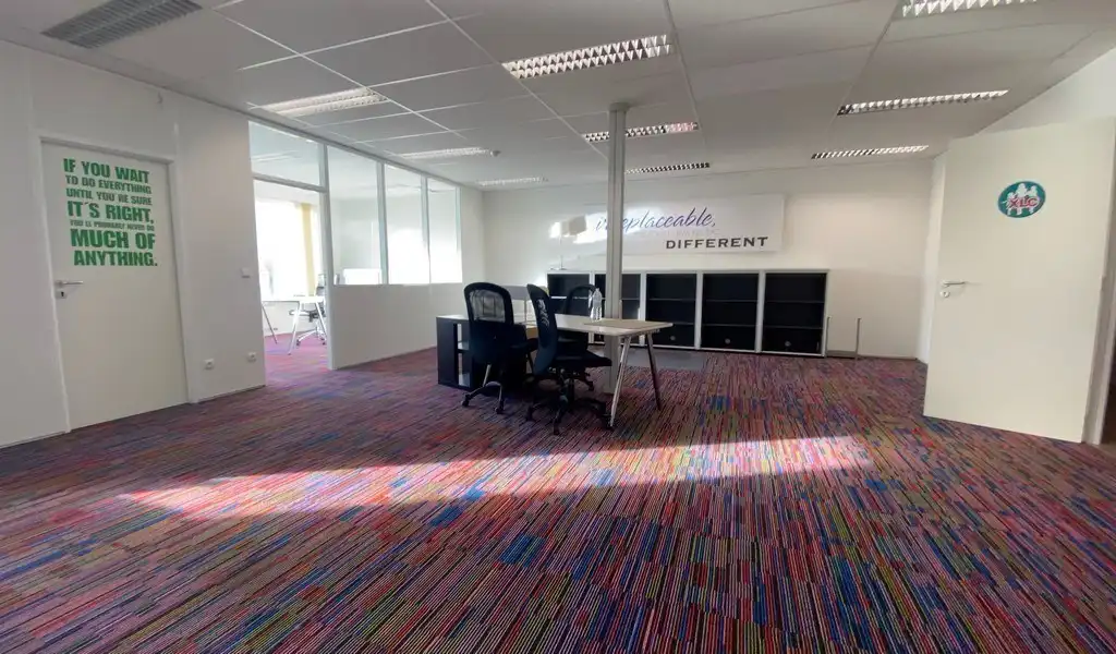 Instapklaar kantoor te huur in Brandstraat, Lokeren foto 7