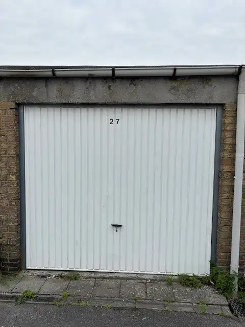 centraal gelegen, gemetste garage in garagecomplex (er zijn er nog 6 beschikbaar en worden individueel verkocht) foto 5