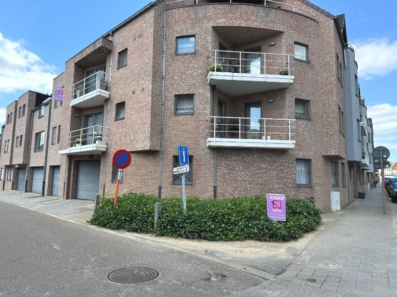 Ruime duplex nabij centrum Geel met 2 terrassen en parking! foto 2