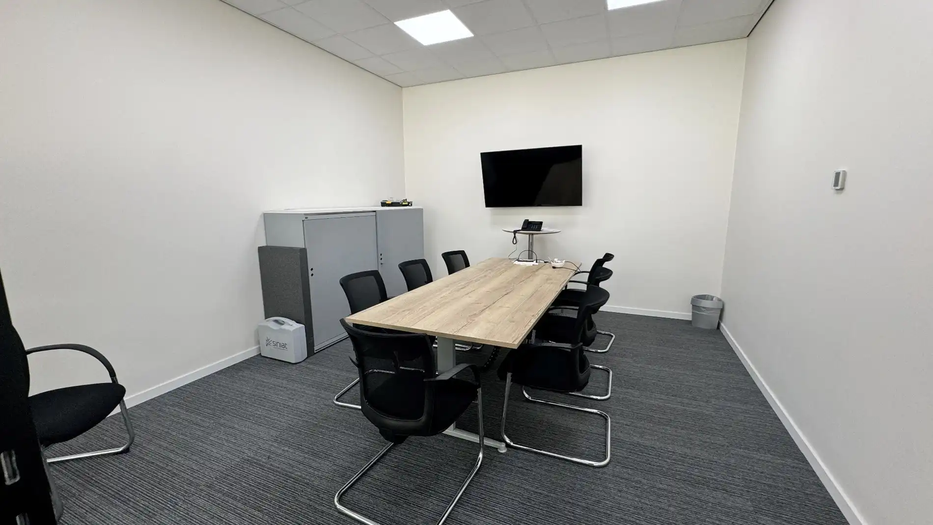 Loods met kantoor te huur nabij E19 in Mechelen foto 13