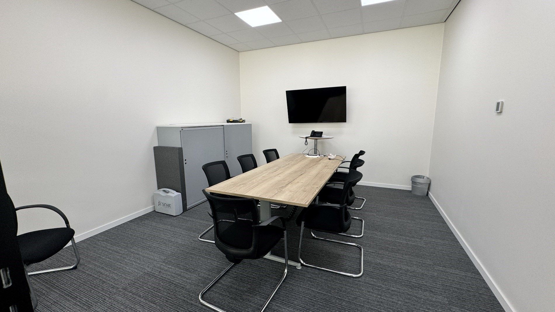 Loods met kantoor te huur nabij E19 in Mechelen foto 13