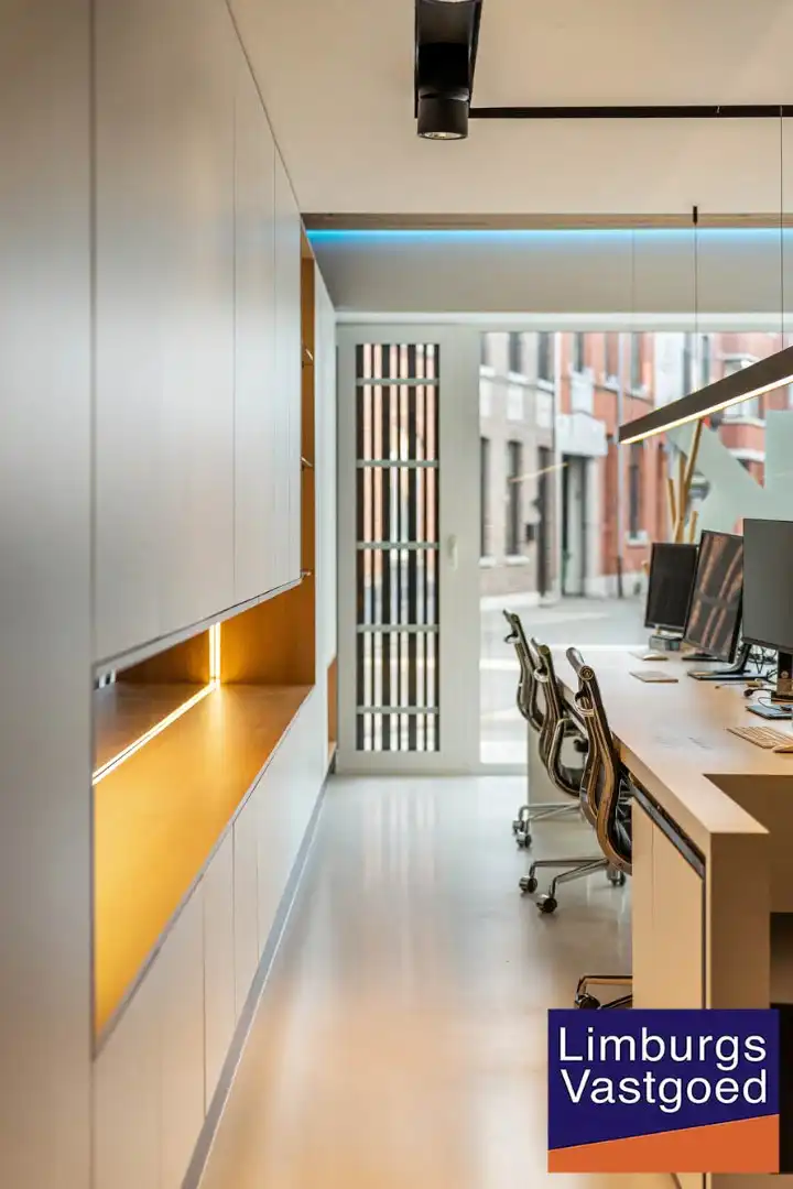 Modern instapklaar kantoor in Hasselt centrum met energielabel B foto 15