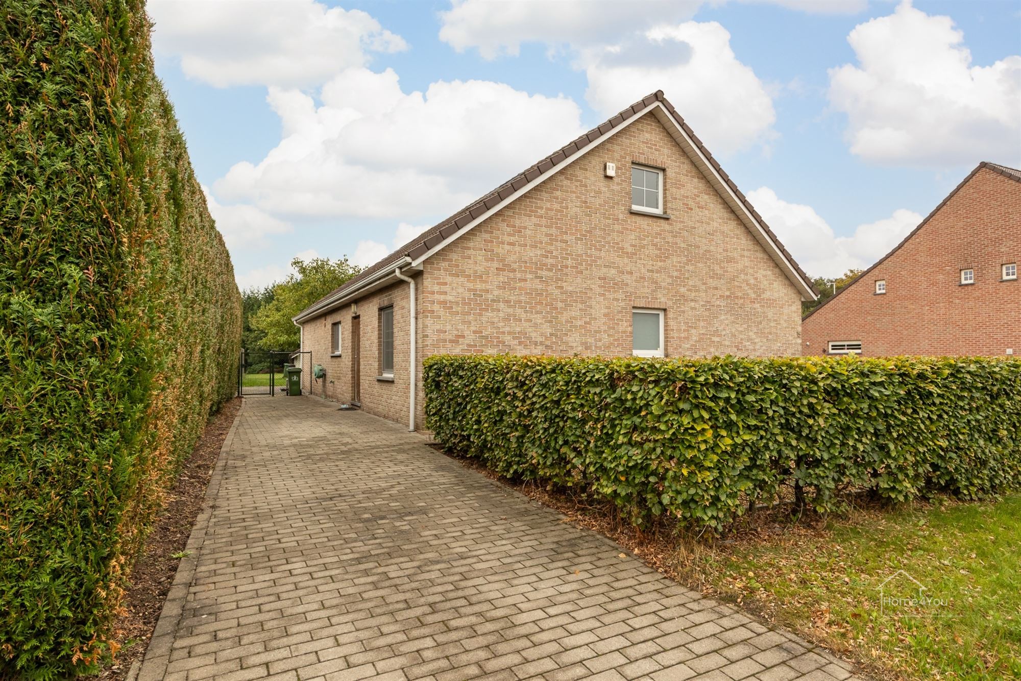 Vrijstaande woning op ruim perceel foto 27
