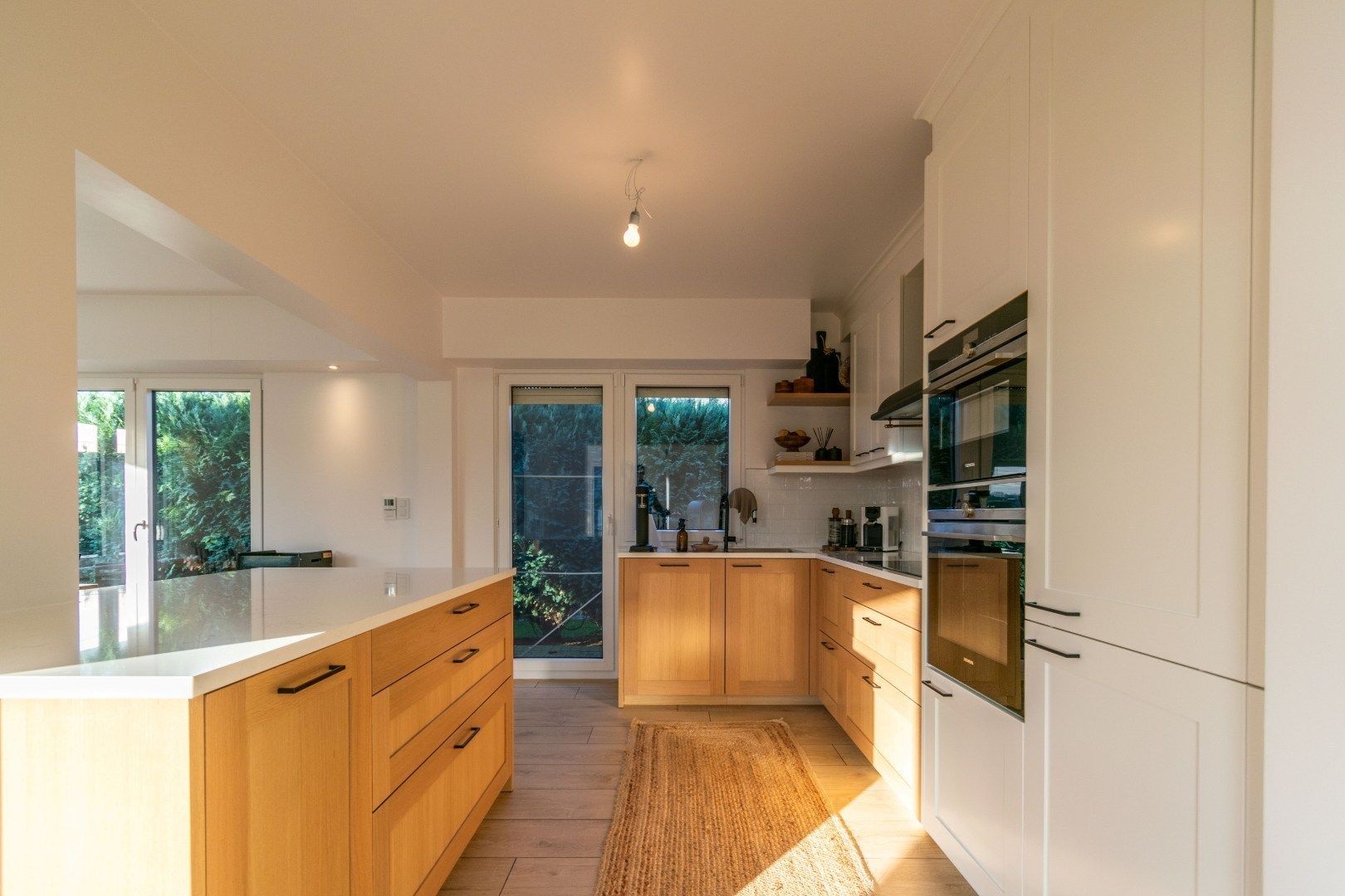 Een ingrijpend vernieuwbouwde, energiezuinige (label B) villa foto 7