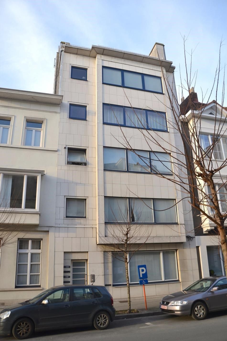 Gemeubeld appartement met 2 slaapkamers en bureel! foto 4