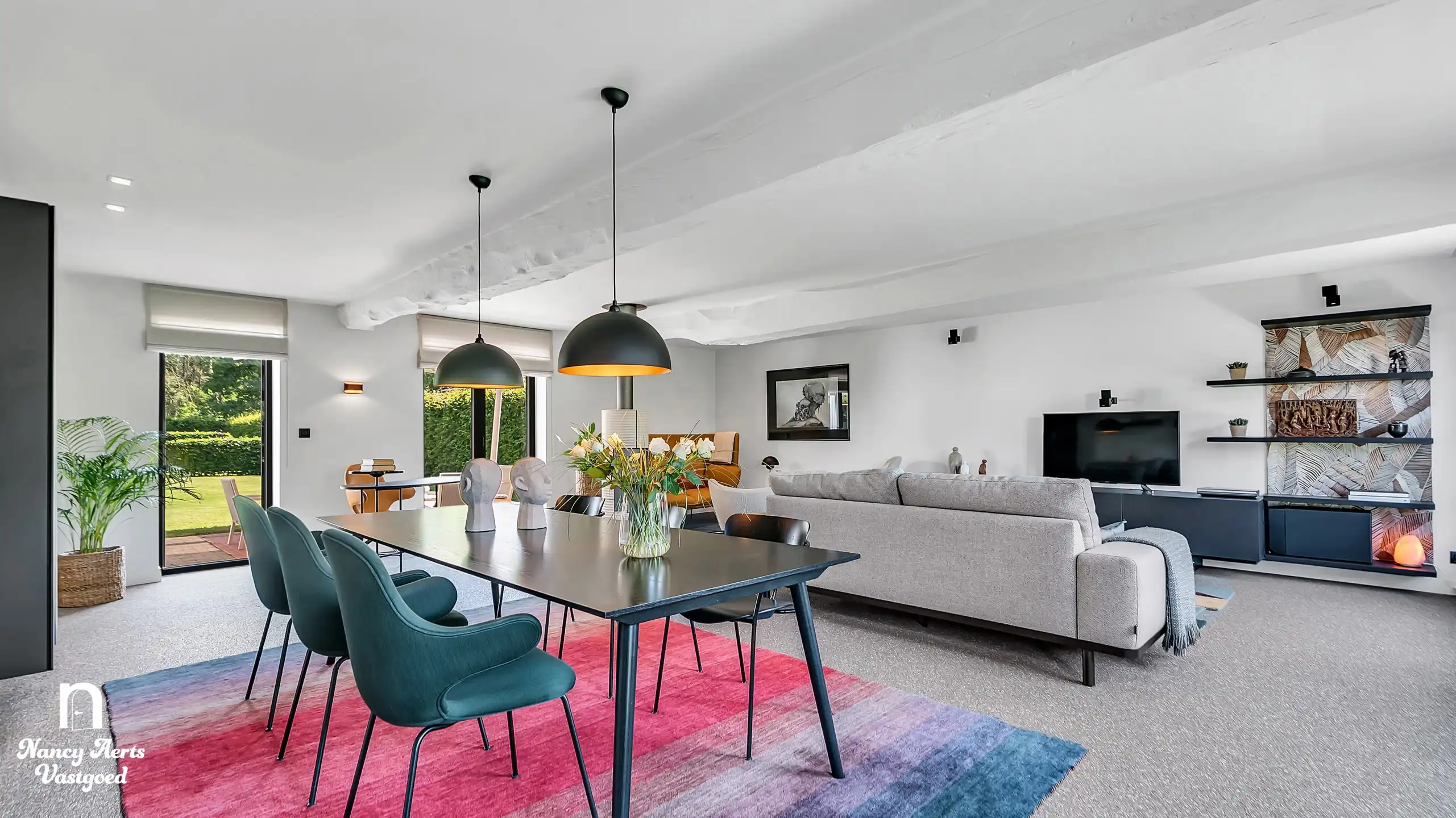 Luxe villa met karakter en hedendaags comfort in het groen foto 3