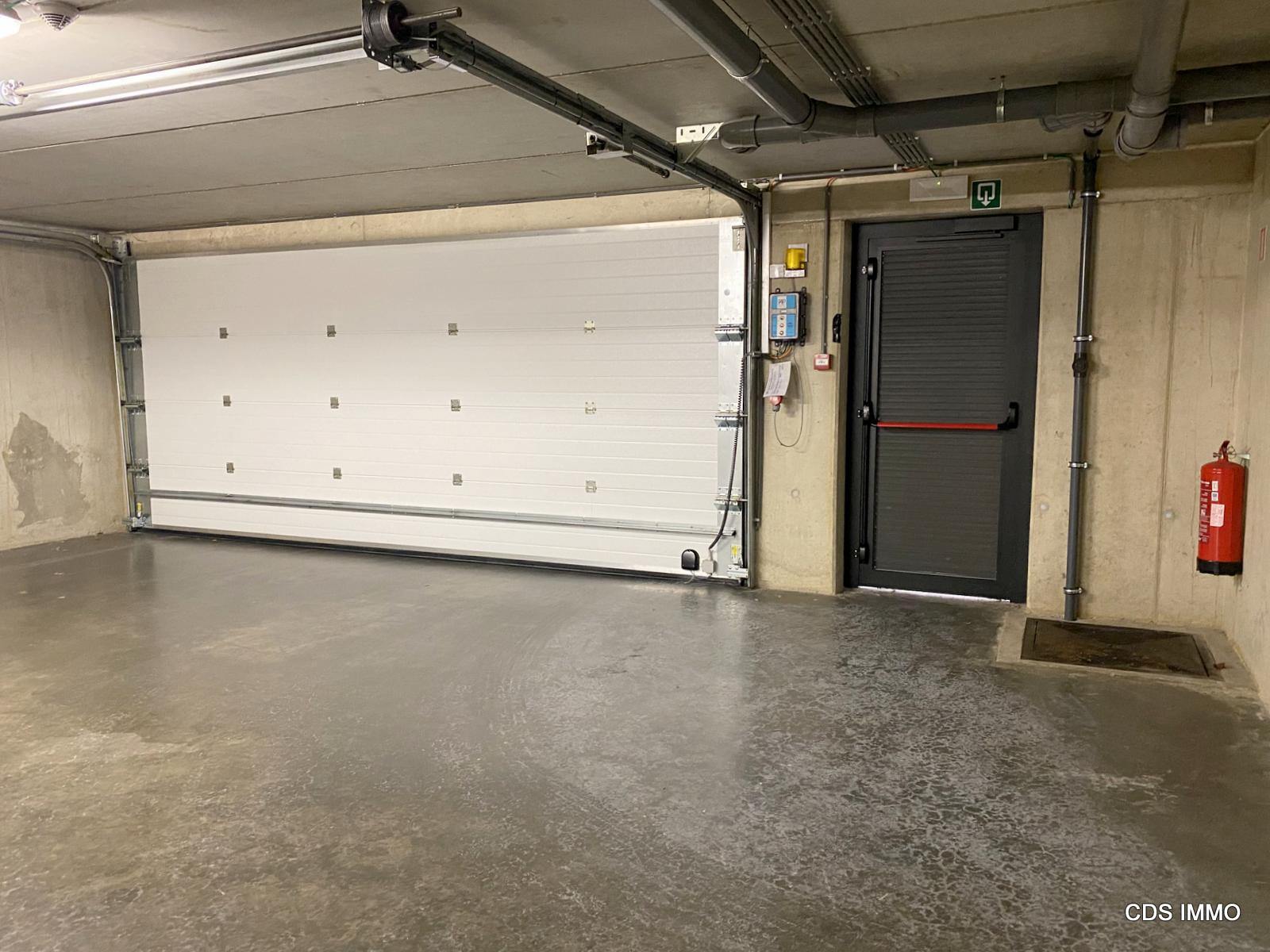 Ondergrondse autostaanplaats met parkeerbeugel foto 9