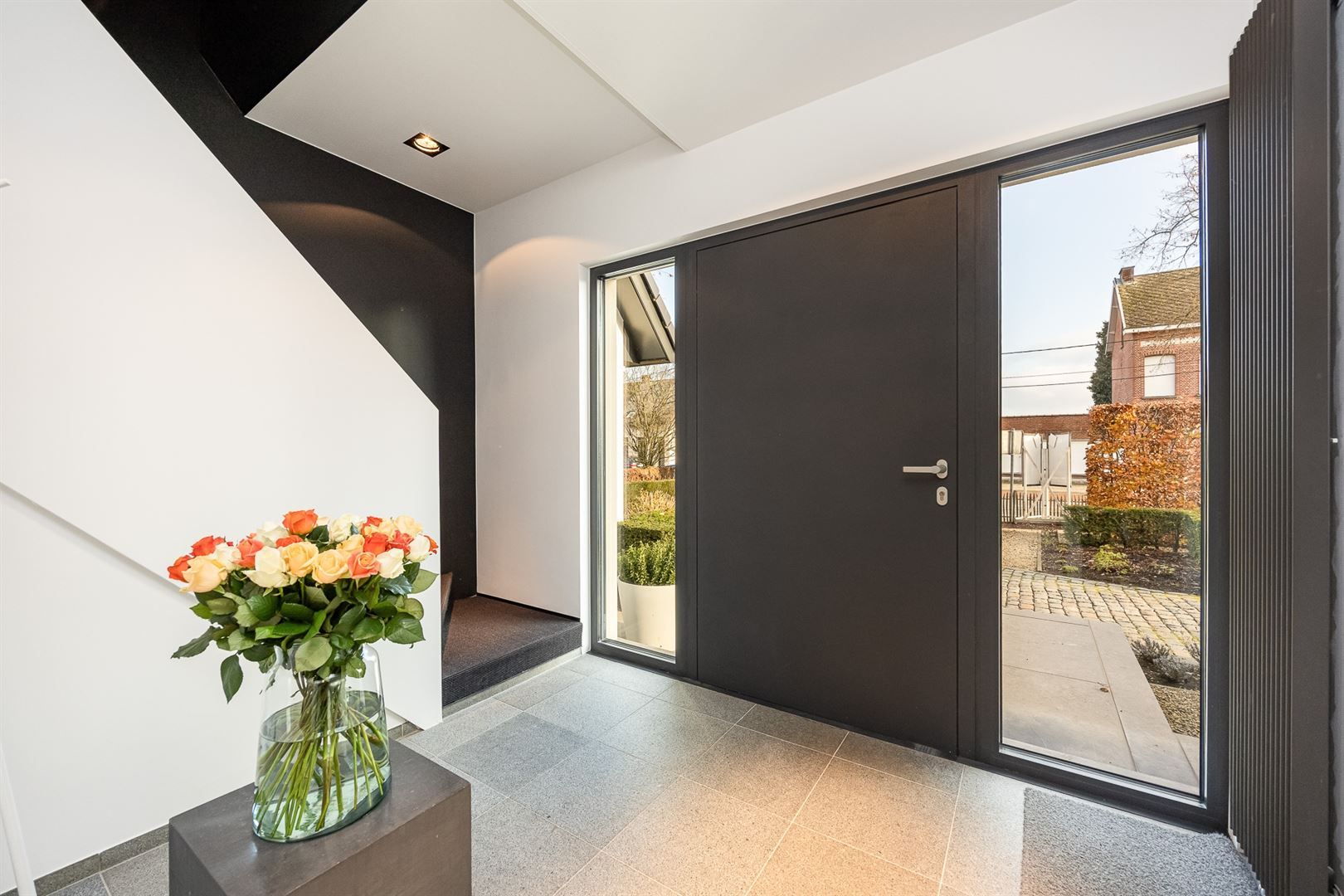 Stijlvolle villa met moderne uitbouw en zuidwest tuin. foto 15