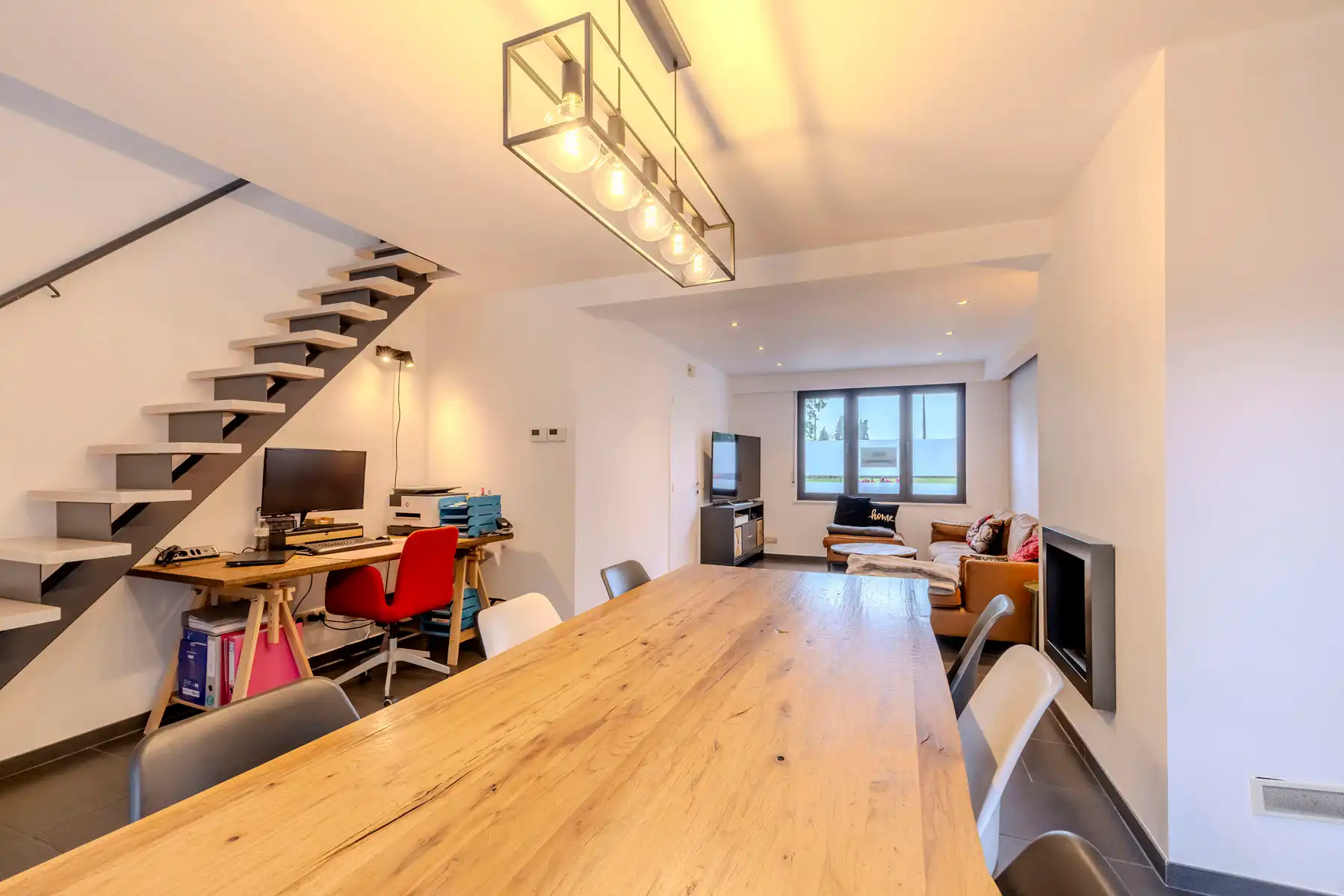 Gerenoveerde woning met o.a. 3 slaapkamers foto 23