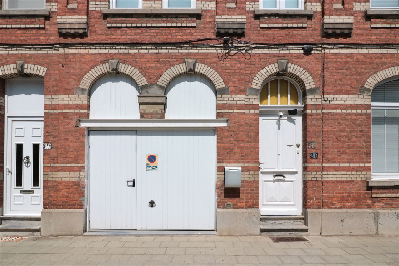 omgeving station en ziekenhuis, stadstuin, label D, neogotische stijl foto 25