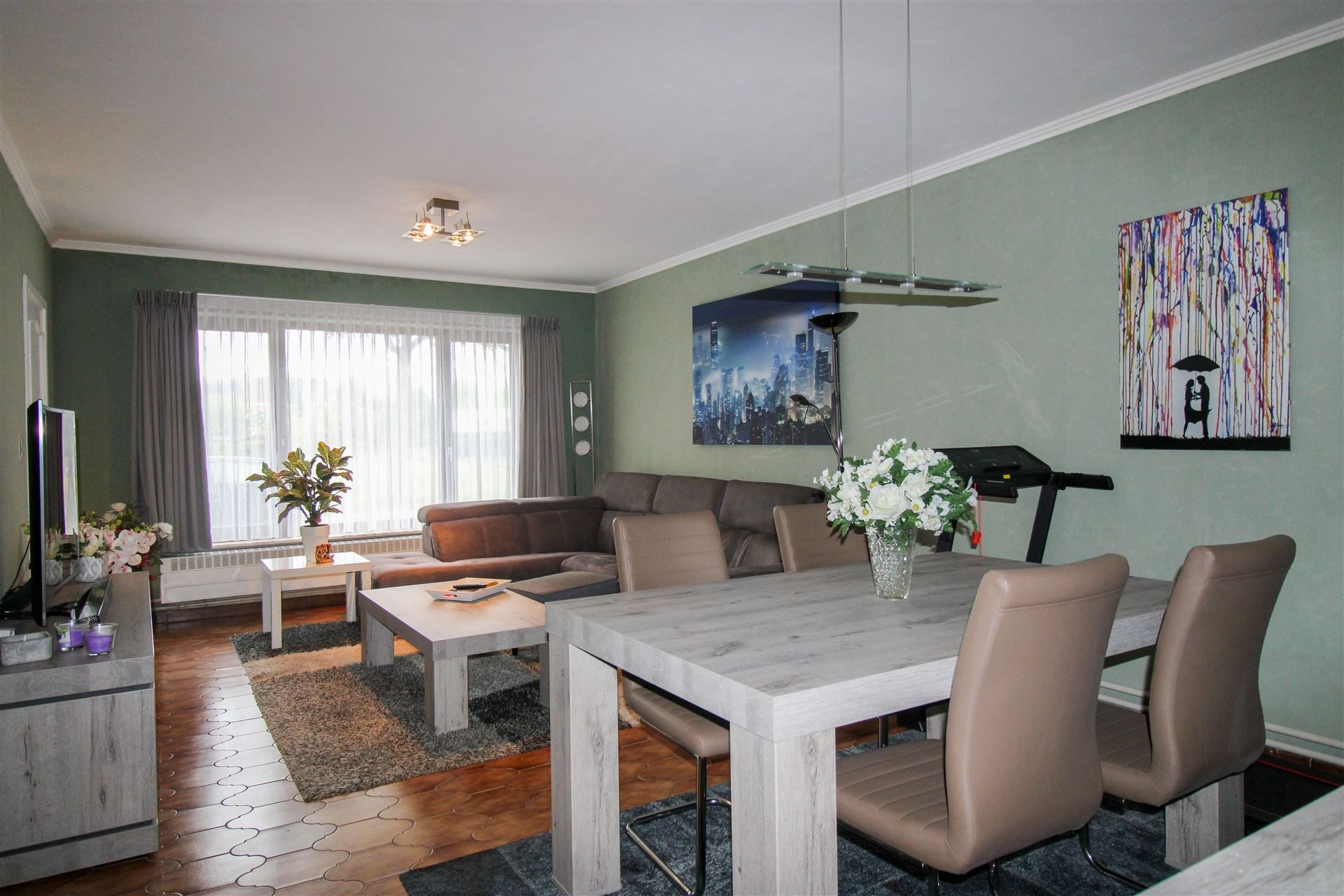 Opbrengsteigendom met 2 verhuurde eenheden op toplocatie in Maasmechelen! foto 2