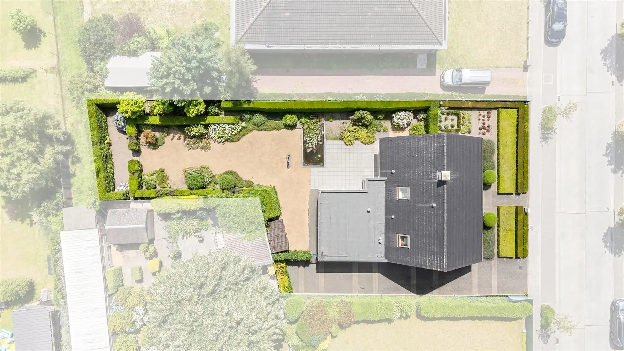 Stijlvolle villawoning met 3 slaapkamers en fijne tuin in gegeerde woonbuurt foto 3