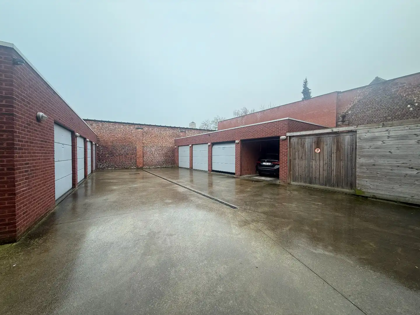 Afzonderlijke gemetste garage te huur centrum Roeselare  foto 5