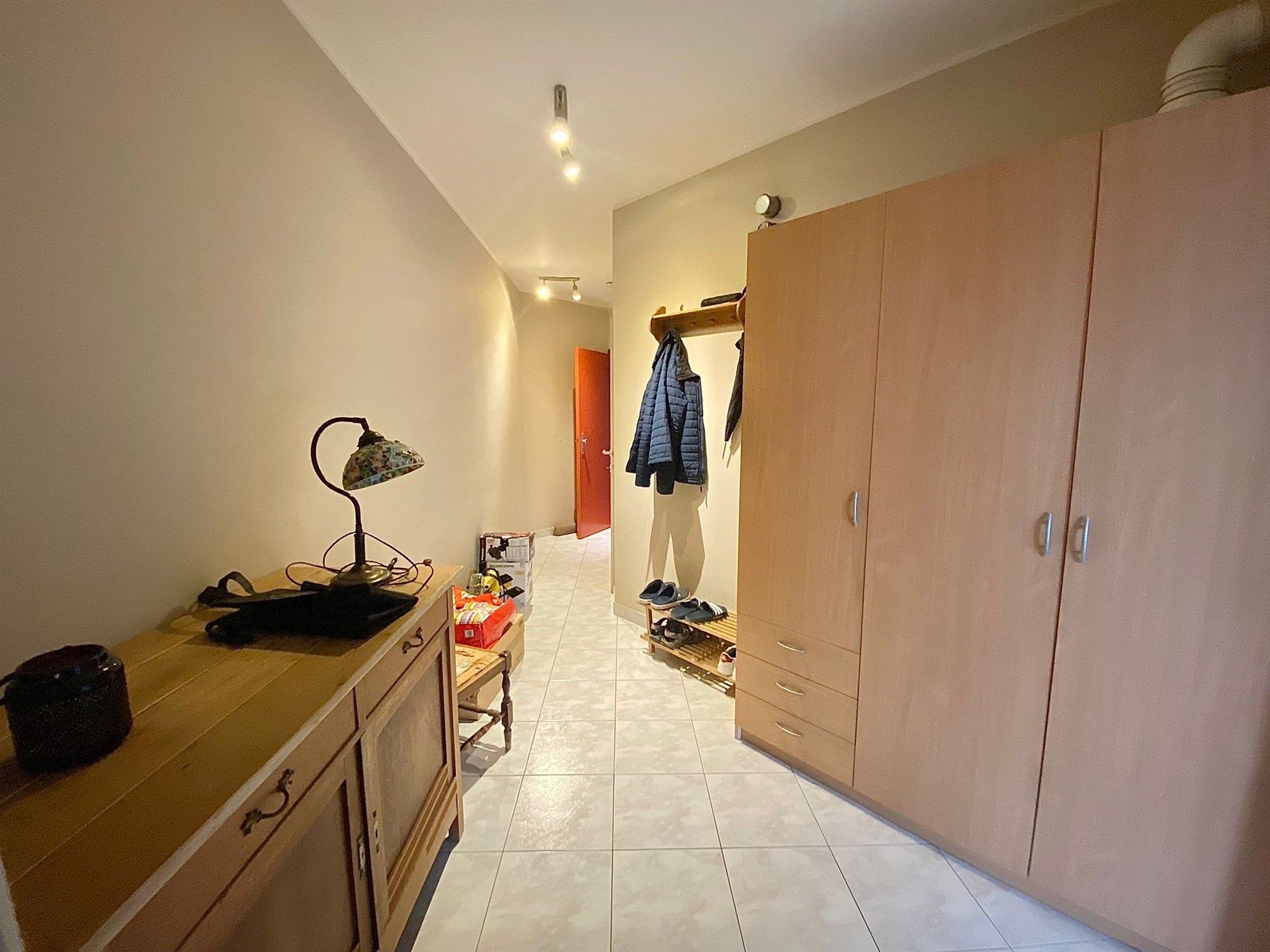 Ruim appartement met twee slaapkamers en terras foto 8