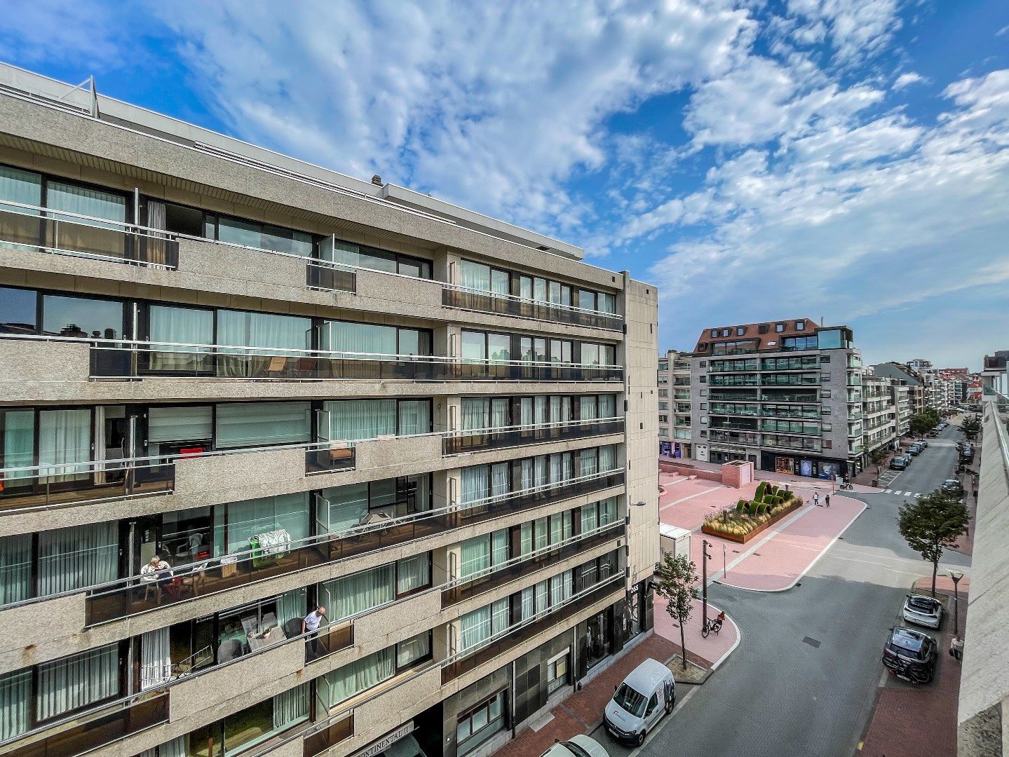 Aangename penthouse met ruim zonneterras gelegen op de Kustlaan vlakbij het Lichttorenplein.  foto 19