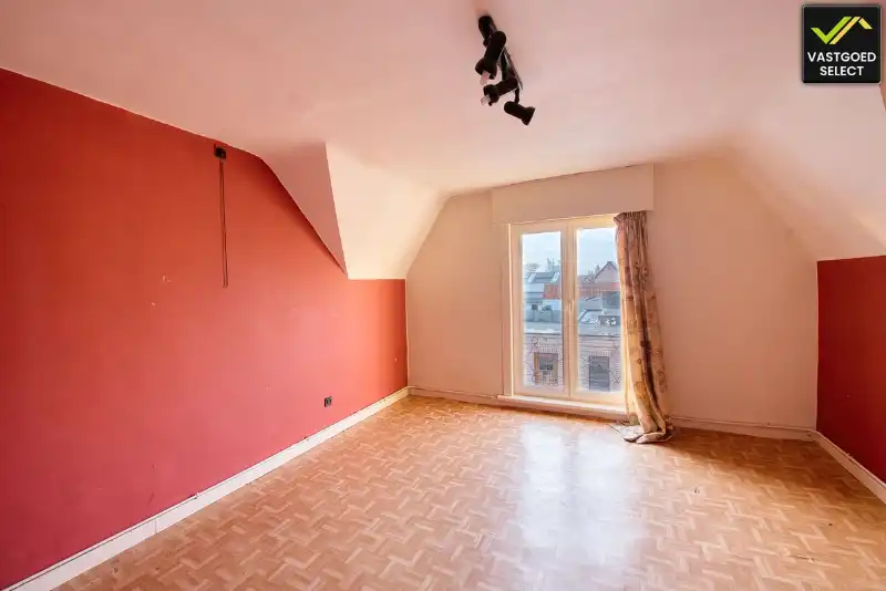 Te renoveren woning met tuin en garage in Sint-Laureins foto 9