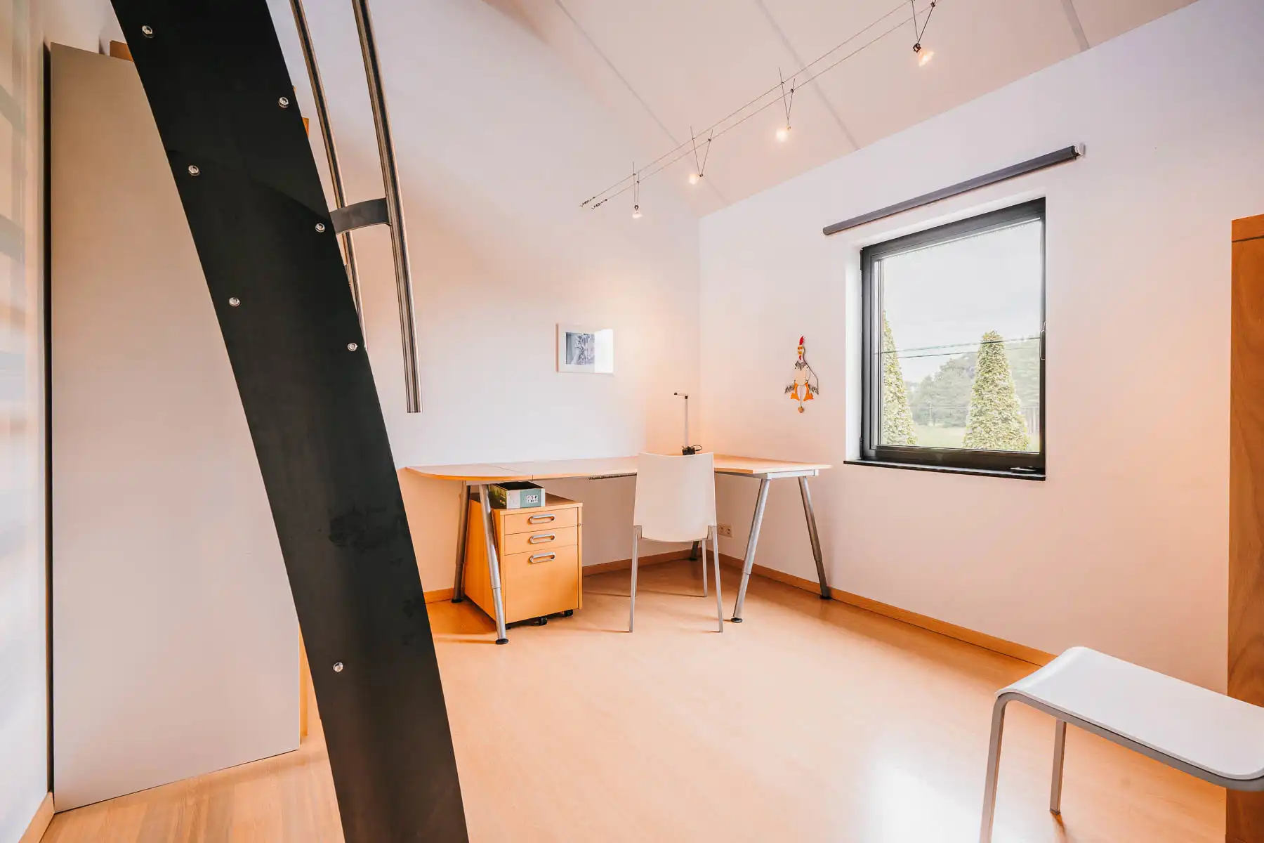 Stijlvolle, eigentijdse woning op een ruim perceel foto 27