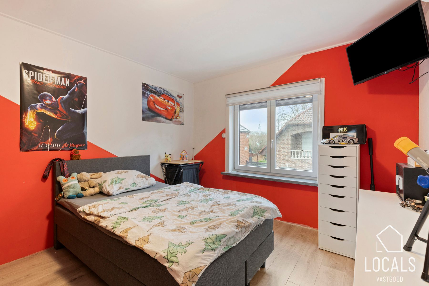 Instapklare en ruime woning in Liedekerke foto 11