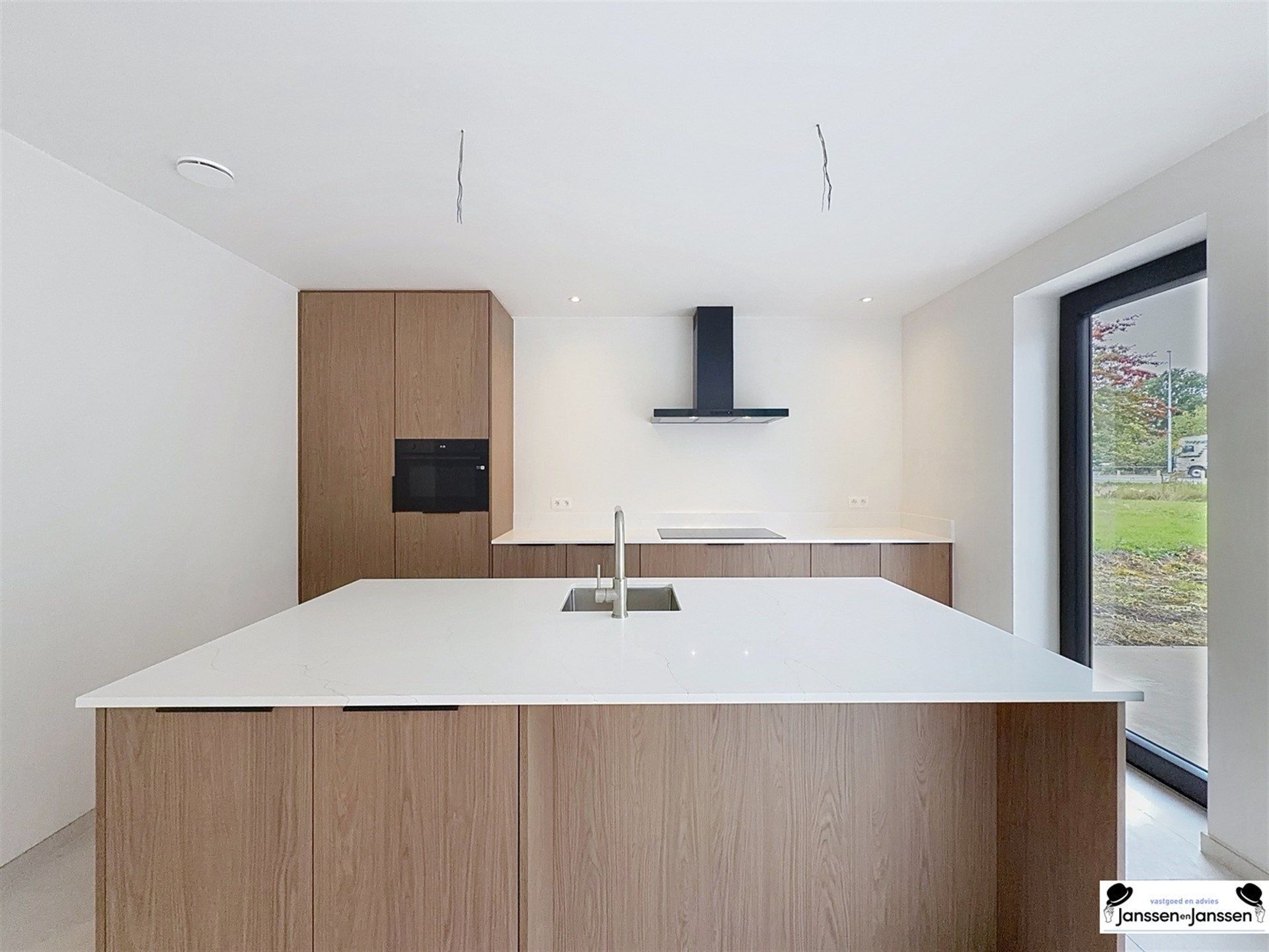 Instapklare, energiezuinige halfopen woning met moderne luxe op toplocatie in Geel foto 11