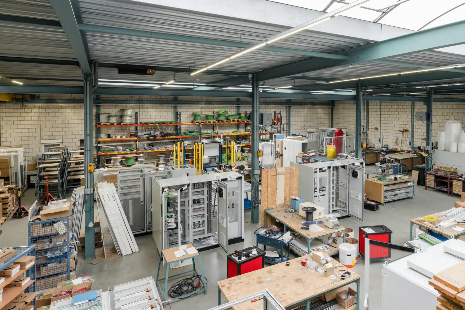 BEDRIJFSPAND MET CONCIERGEWONING foto 101