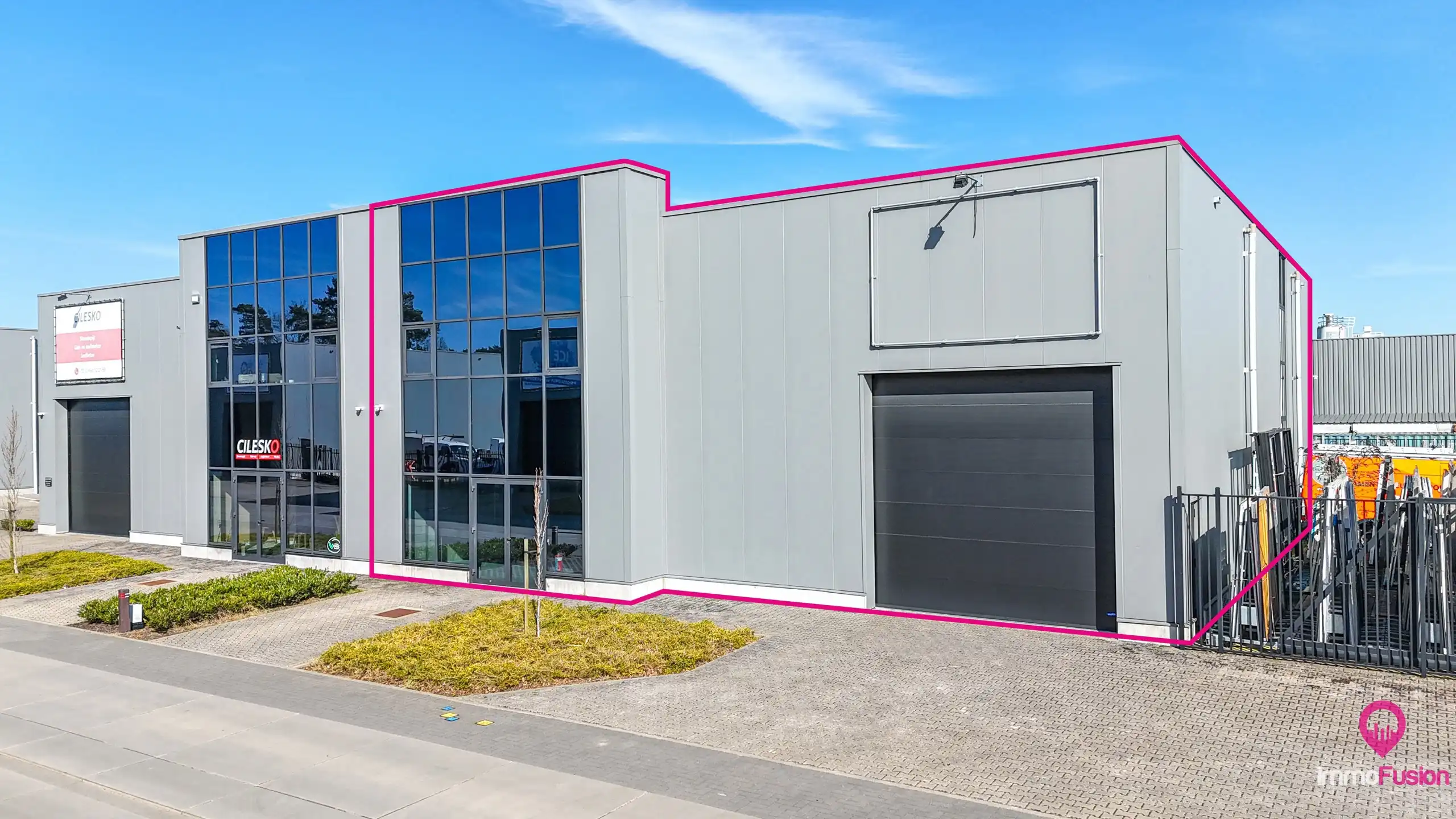 Recente, instapklare magazijnruimte van 440 m² te Houthalen! foto 3