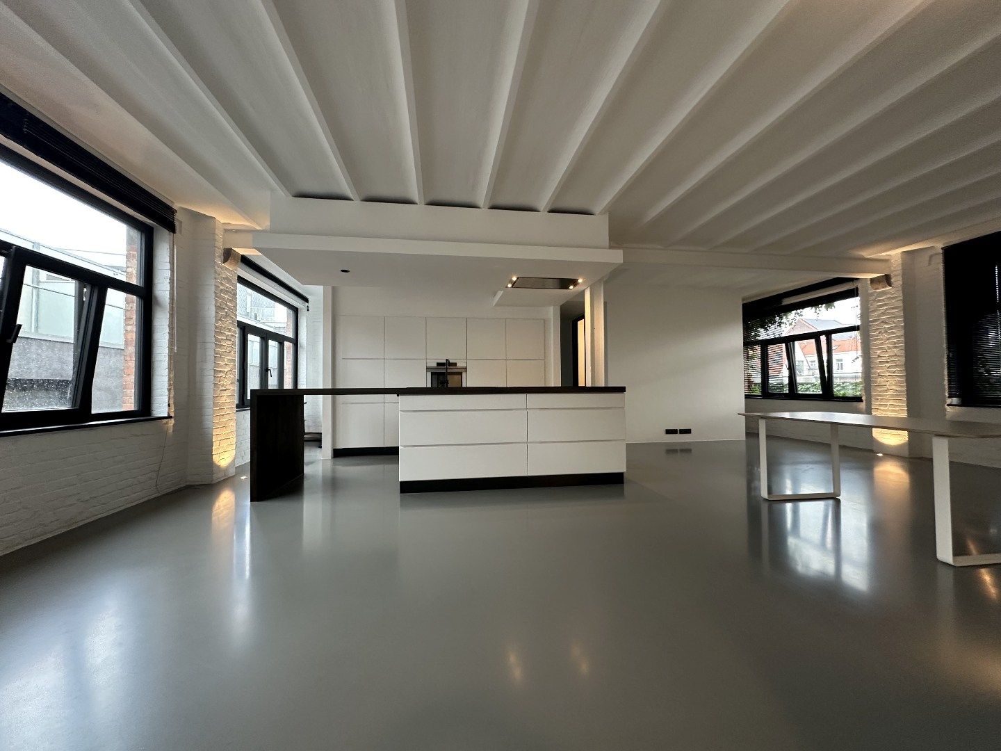 Unieke loft in het hart van de stad met twee slaapkamers foto {{pictureIndex}}