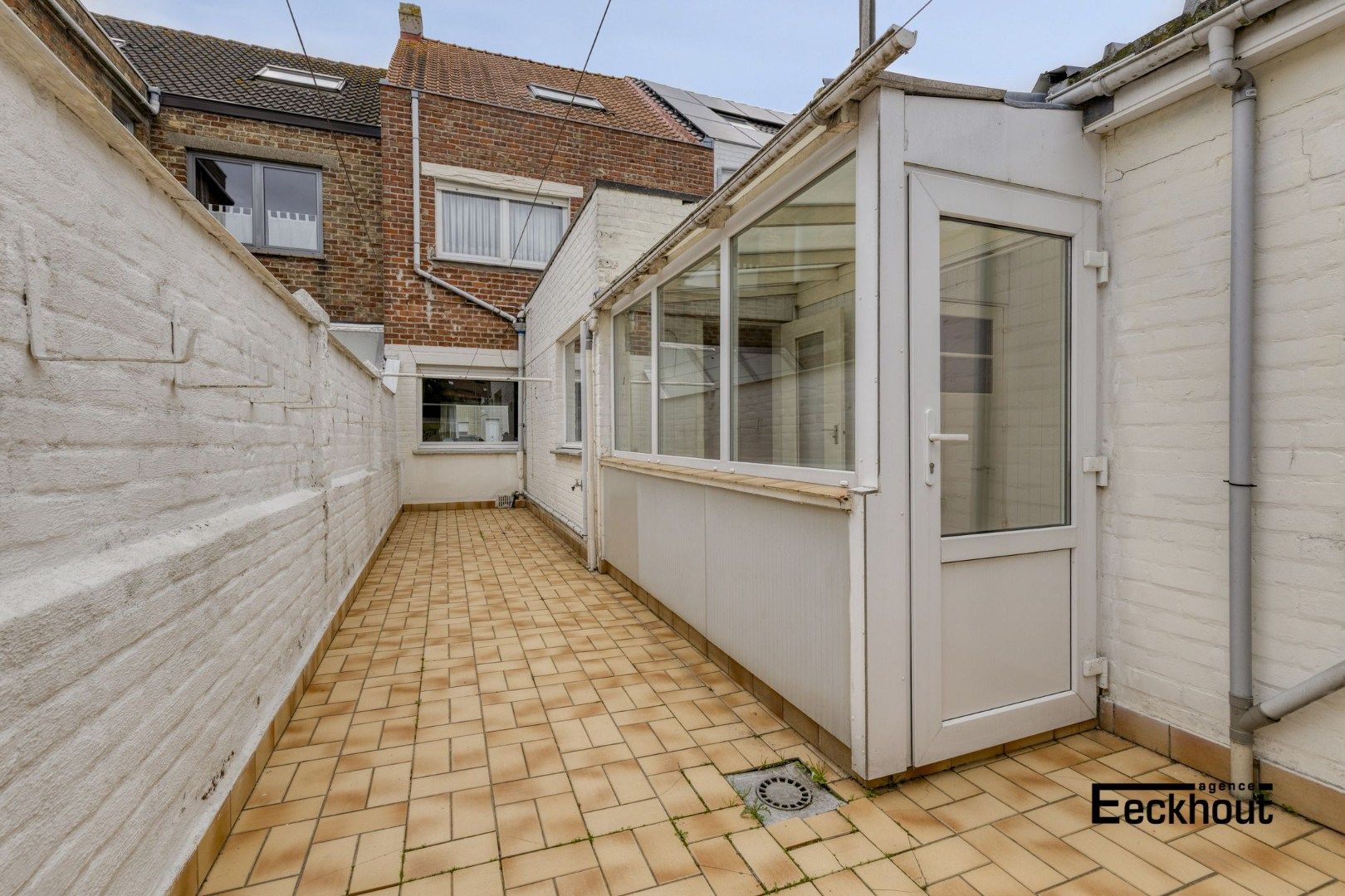 Ruime, verzorgde woning met 3 slaapkamers en zonnige koer. foto 23