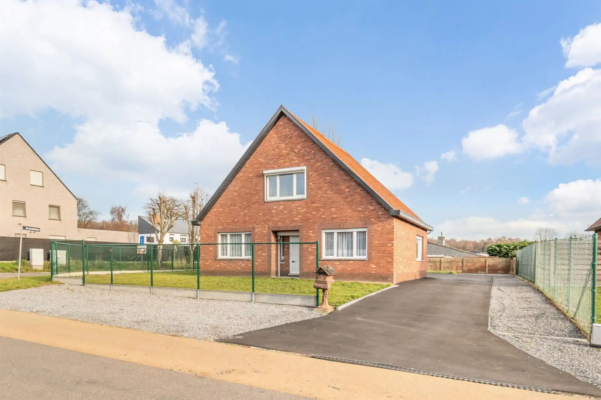 Eengezinswoning met tuin. foto 26