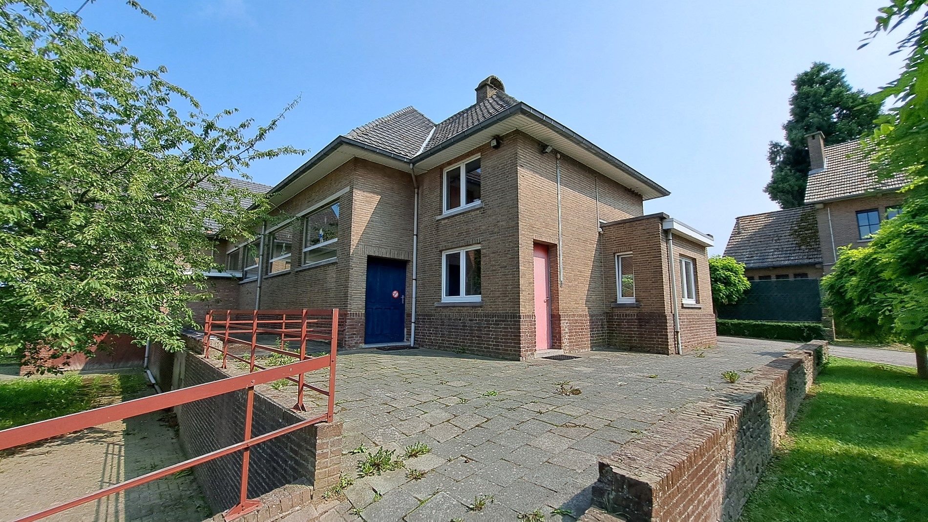 Multifuntioneel gebouw zijnde voormalig schoolgebouw foto 4