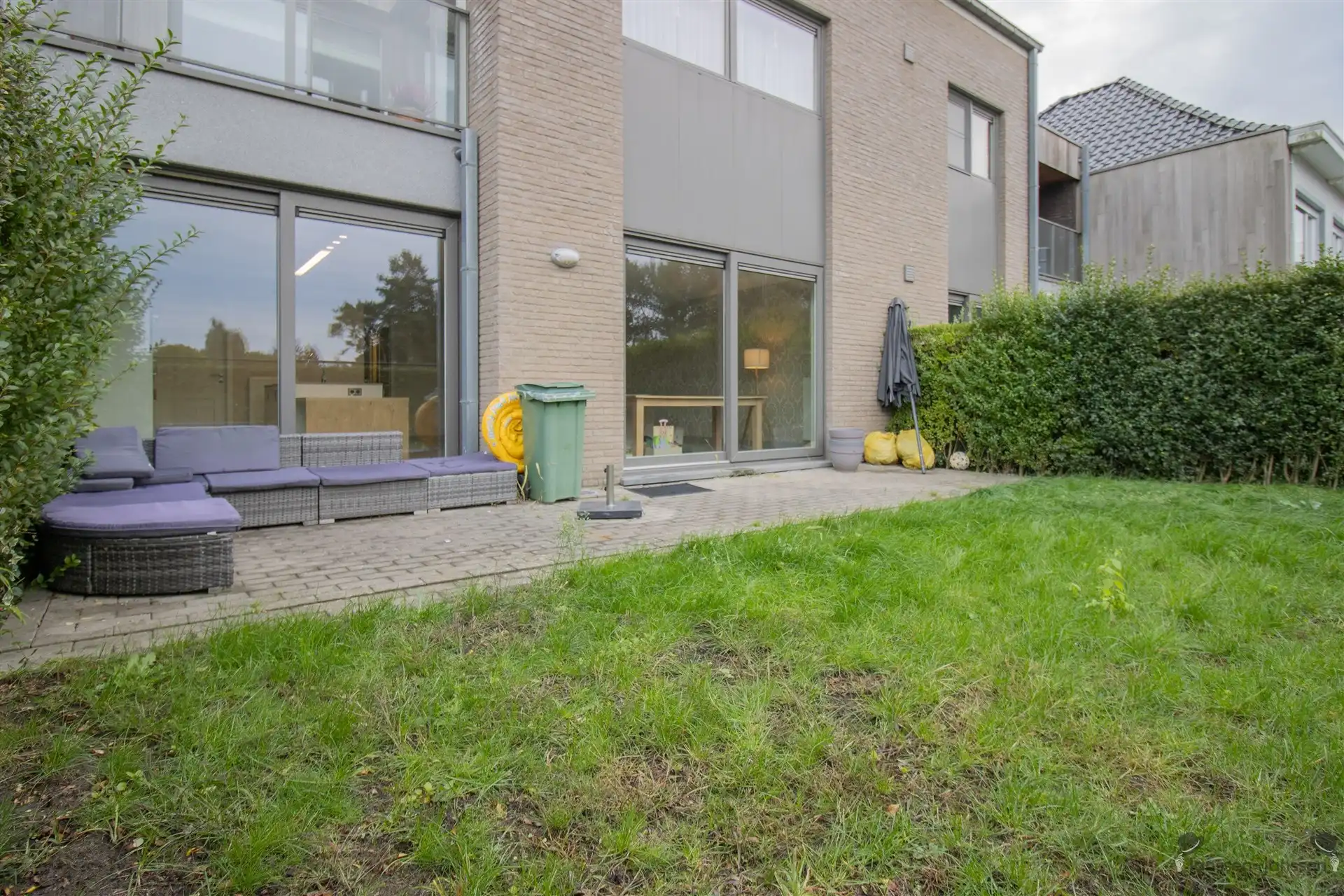 Gelijkvloers appartement van 114 m² met 2 slaapkamers en privé tuin foto {{pictureIndex}}