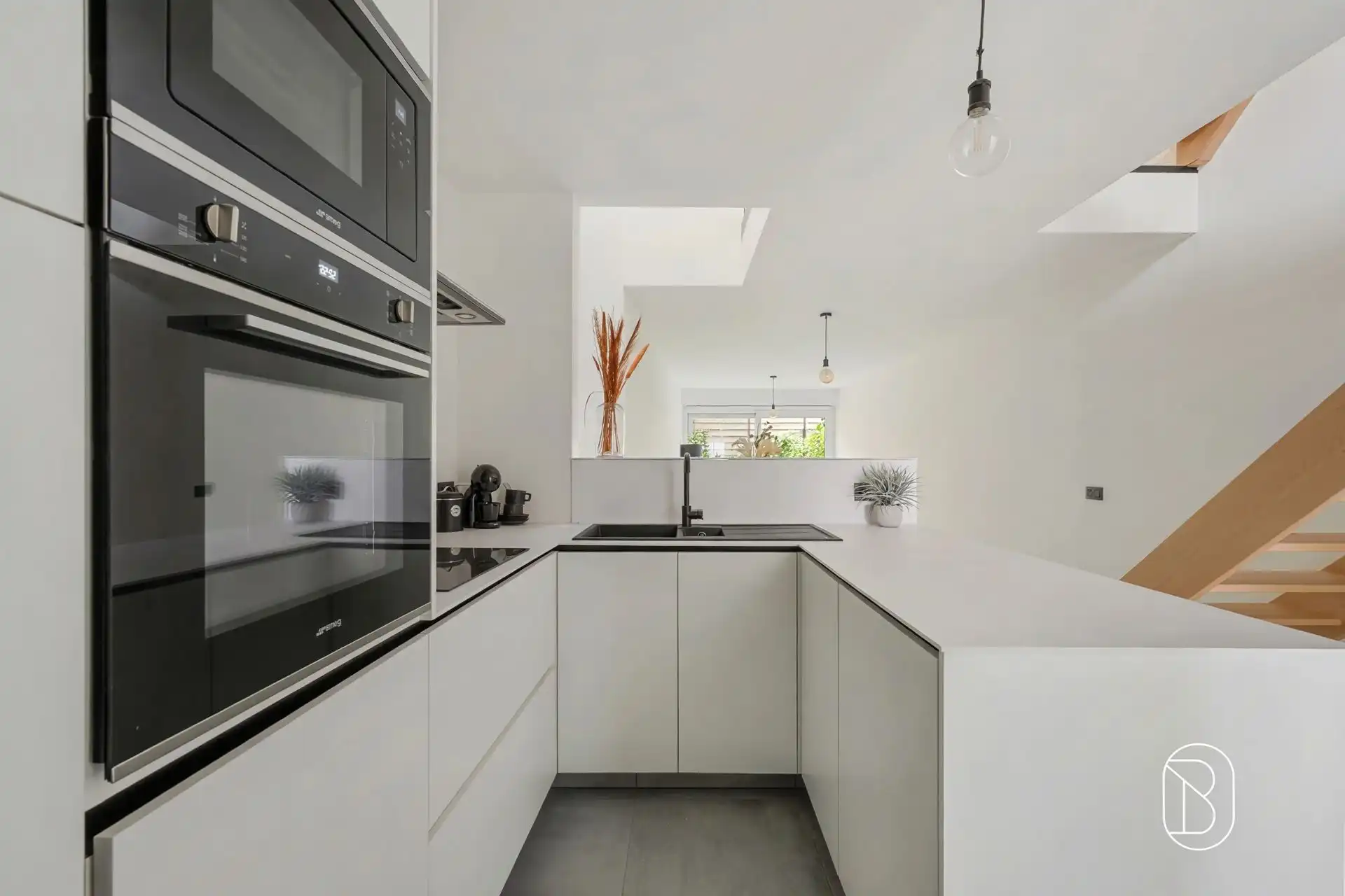 Mooie nieuwbouwwoning met 3 slk en 2 badkamers, + tuin foto 8