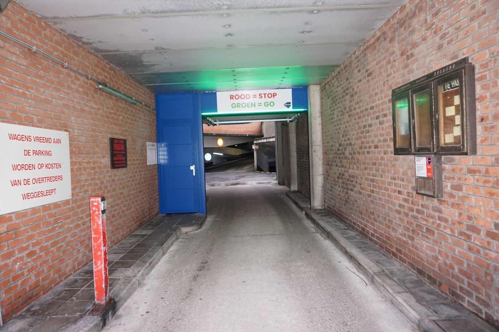 Autostaanplaats in parking Leopold foto 3