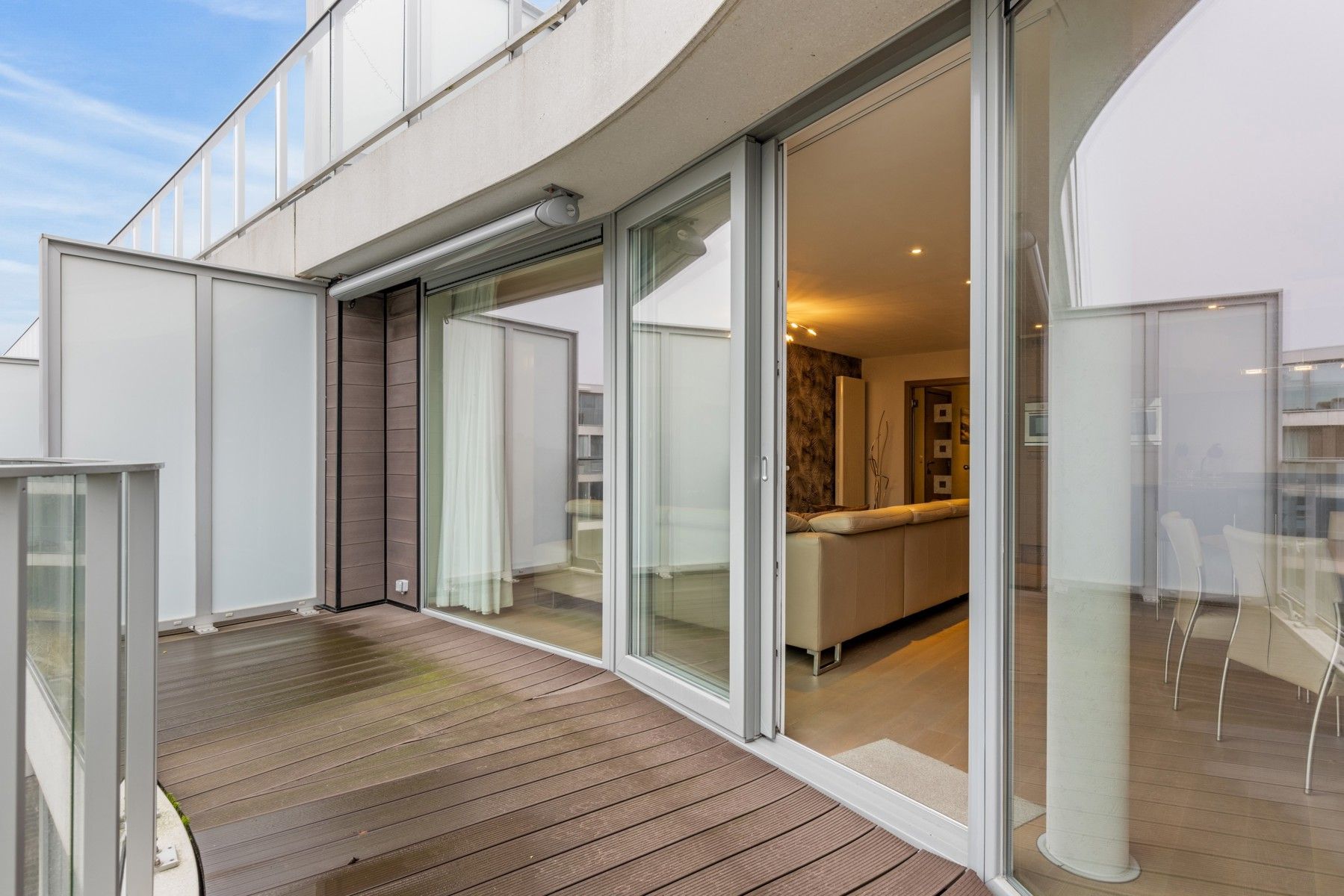 Ruim appartement met 2 terrassen en dubbele garage foto 7