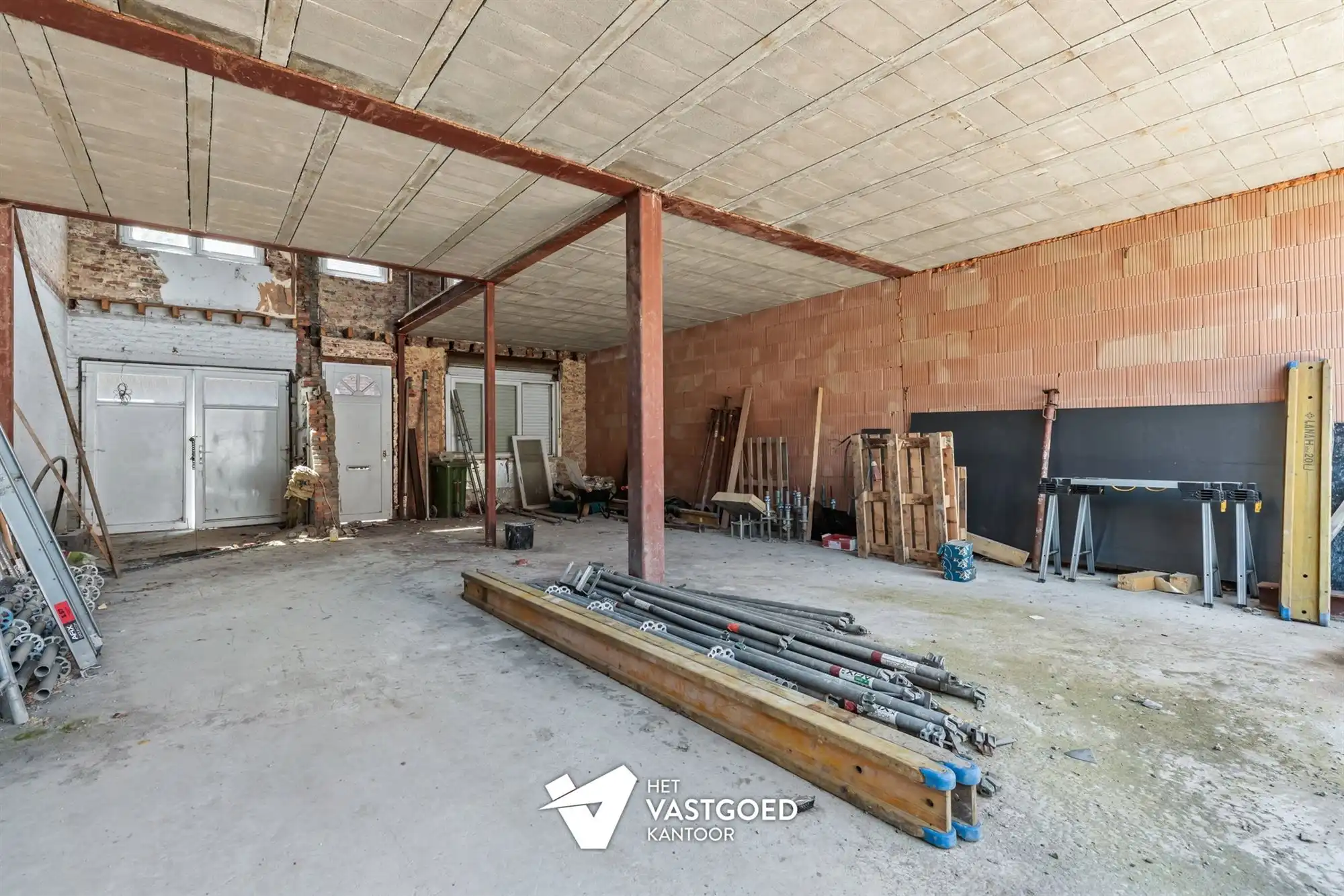 ZEER INTERESSANT INVESTERINGSPROJECT VAN EEN REEDS GESTRIPTE WONING TE HASSELT CENTRUM foto 3
