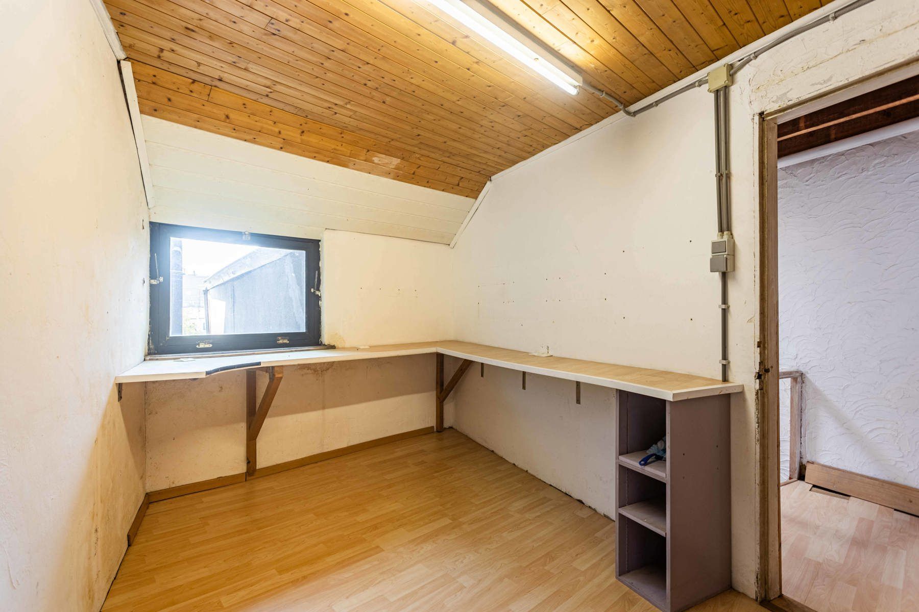 Te koop: te renoveren woning met private parkeerplaats! foto 22