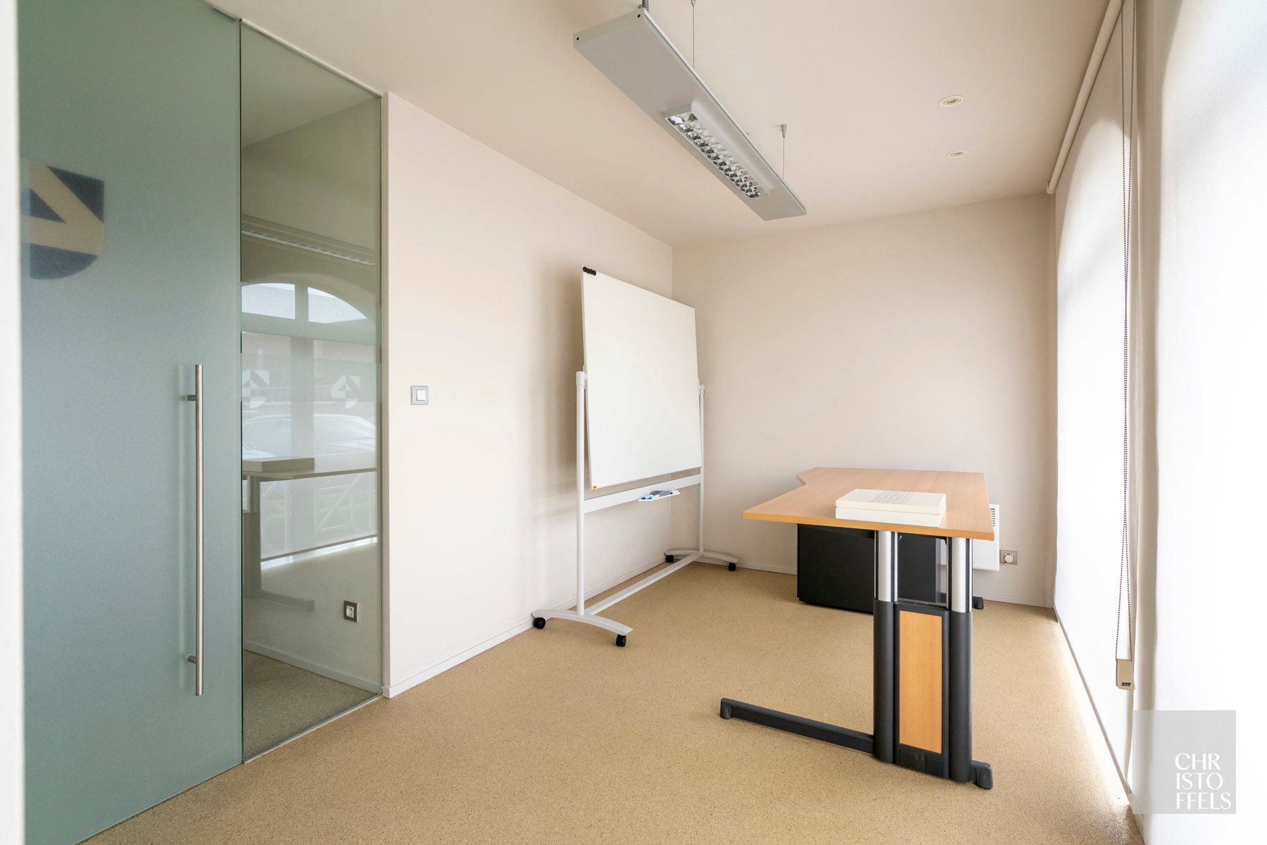 TE HUUR - Kantoorruimte (209m²) op toplocatie in Lanaken!  foto 15