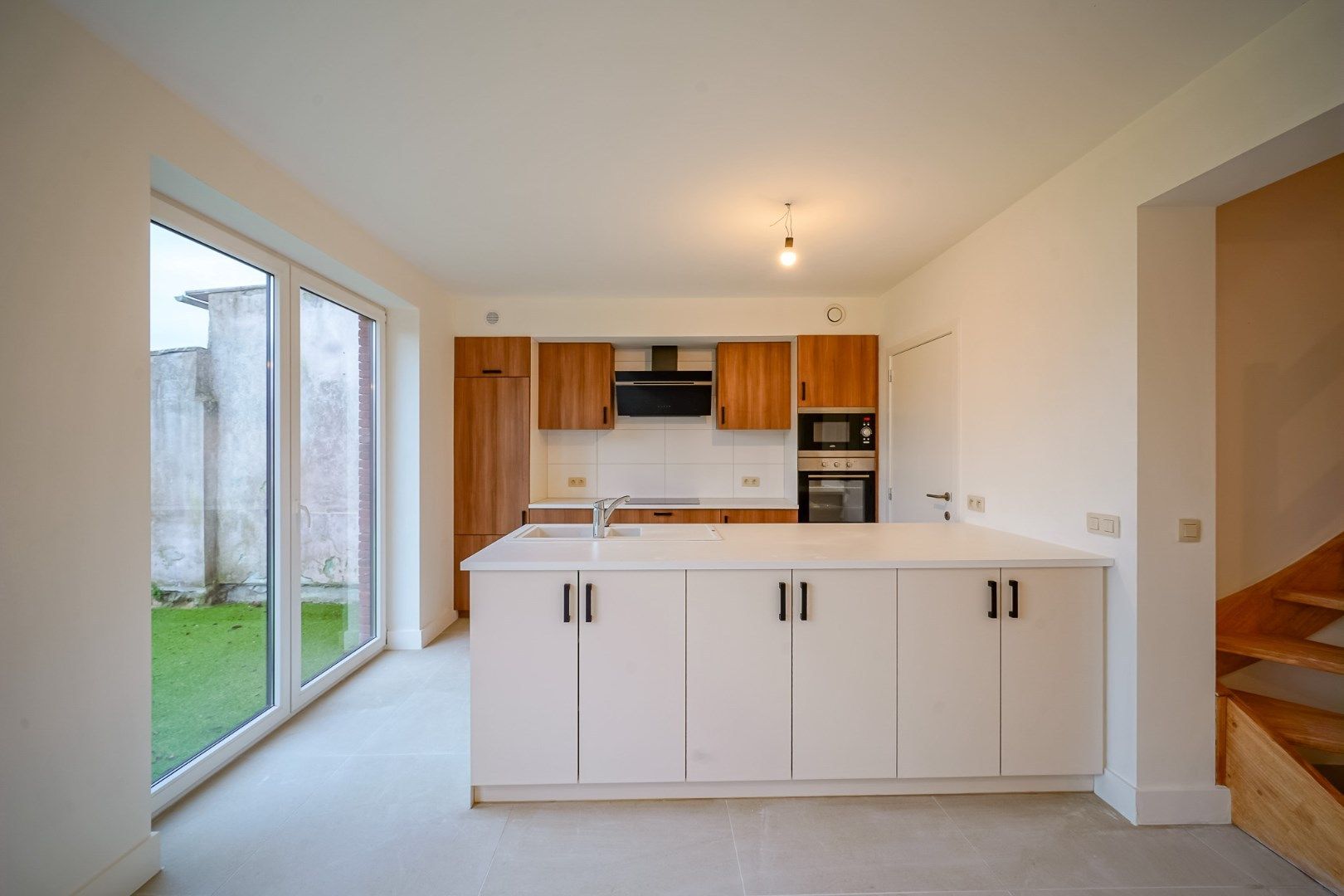 Totaal gerenoveerde woning te Huur in Zandvoorde met 3 slaapkamers en tuintje foto 23